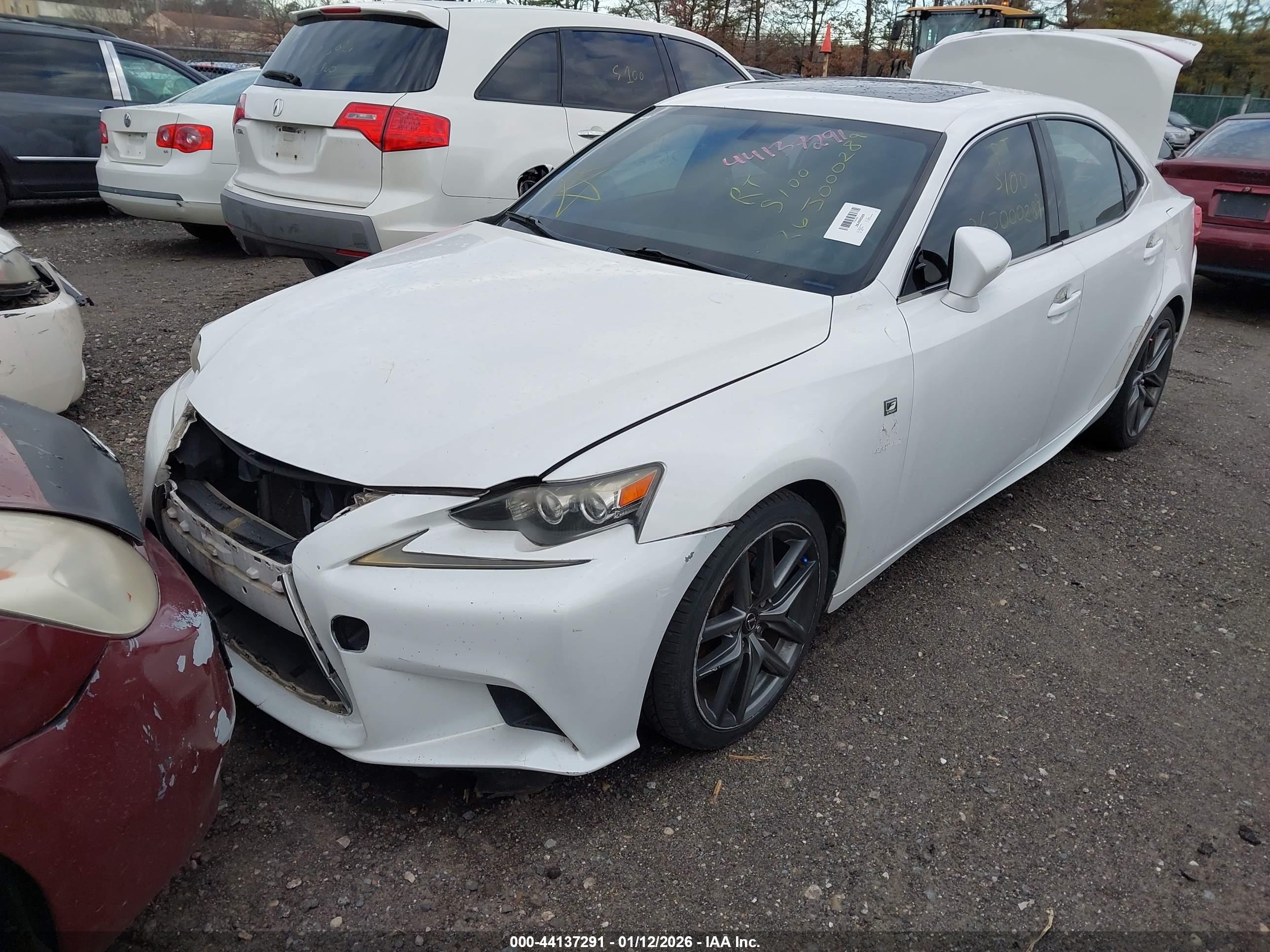 LEXUS IS image 2