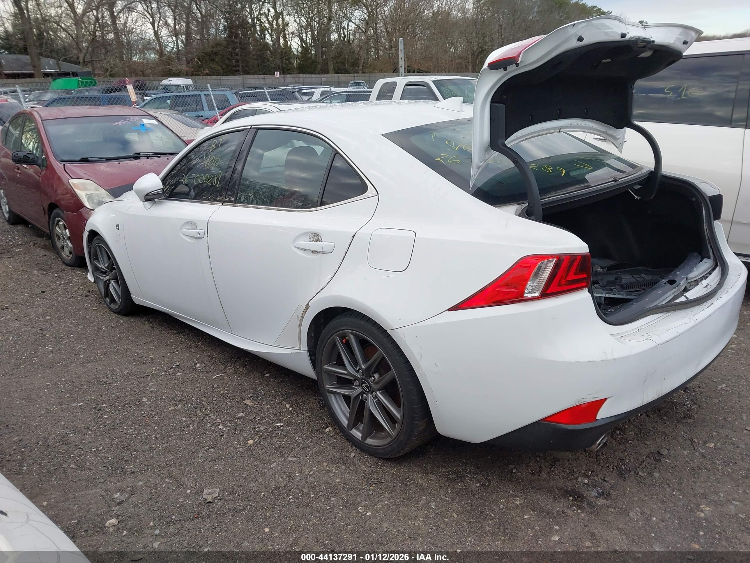 LEXUS IS image 3