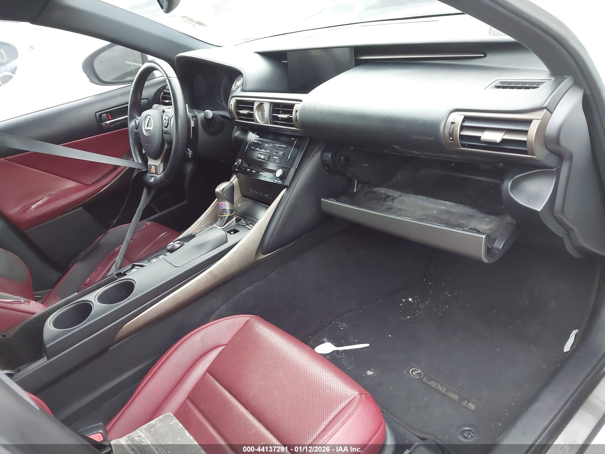 LEXUS IS image 5