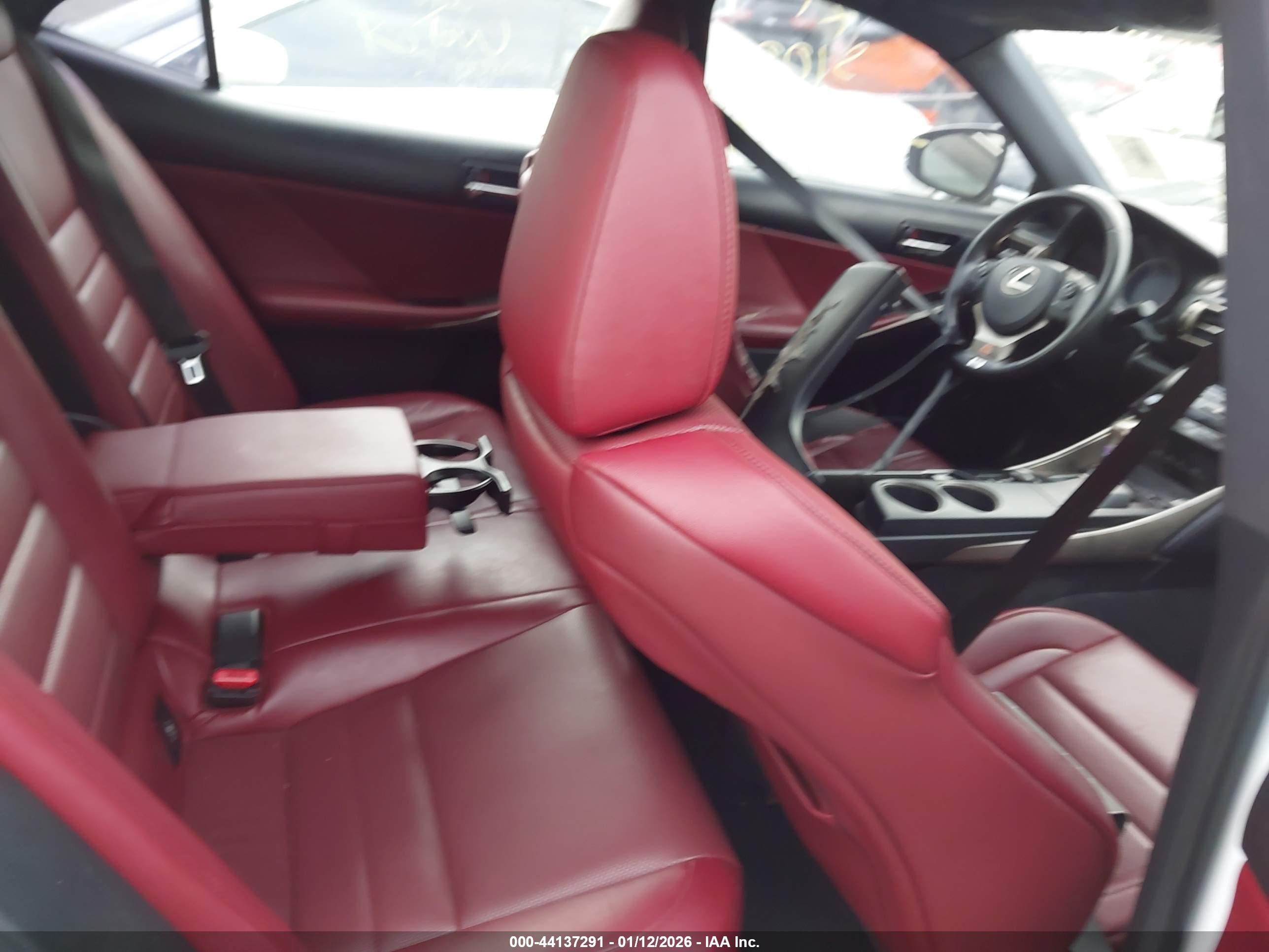 LEXUS IS image 8