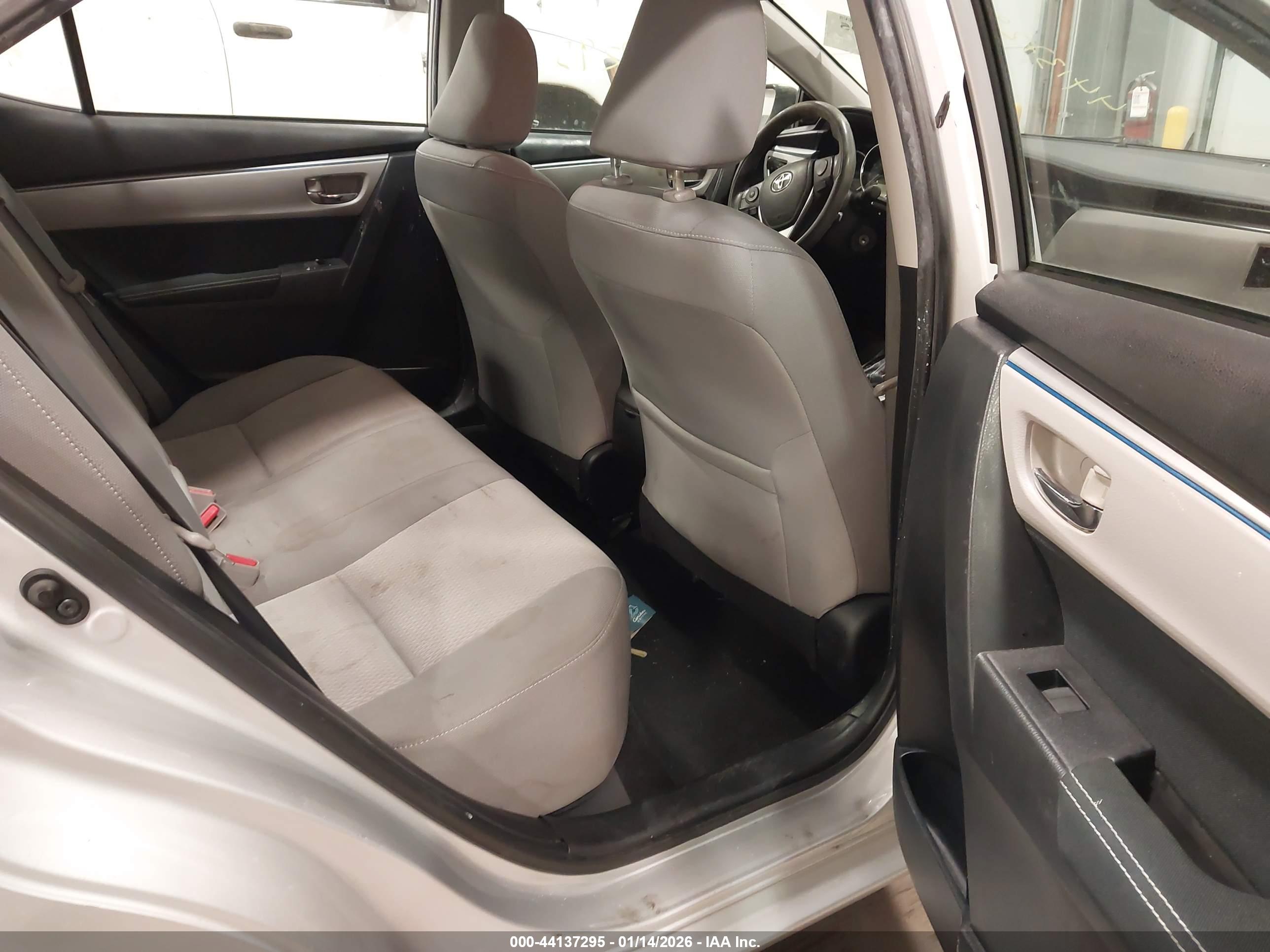 TOYOTA COROLLA image 8