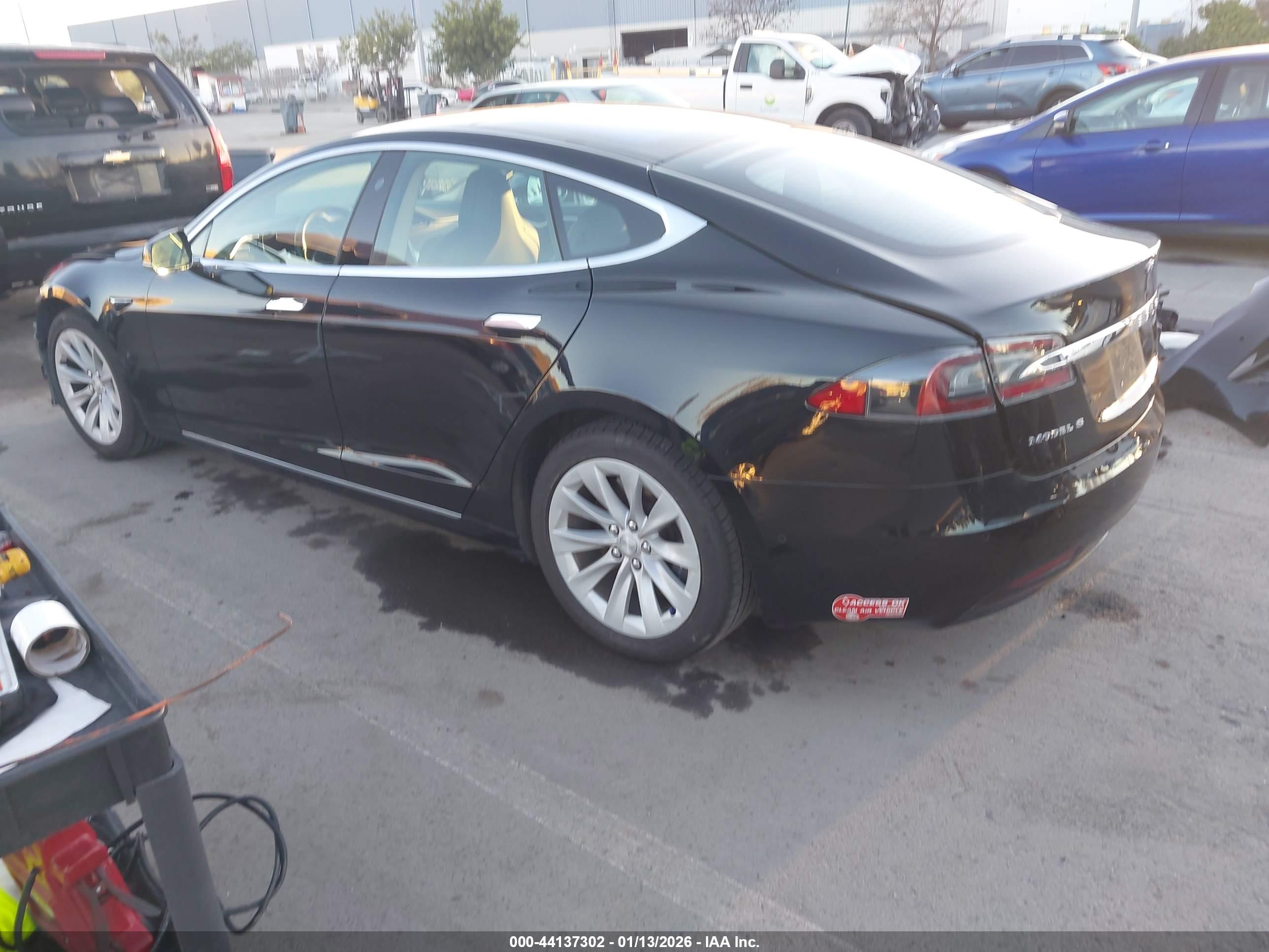 TESLA MODEL image 3