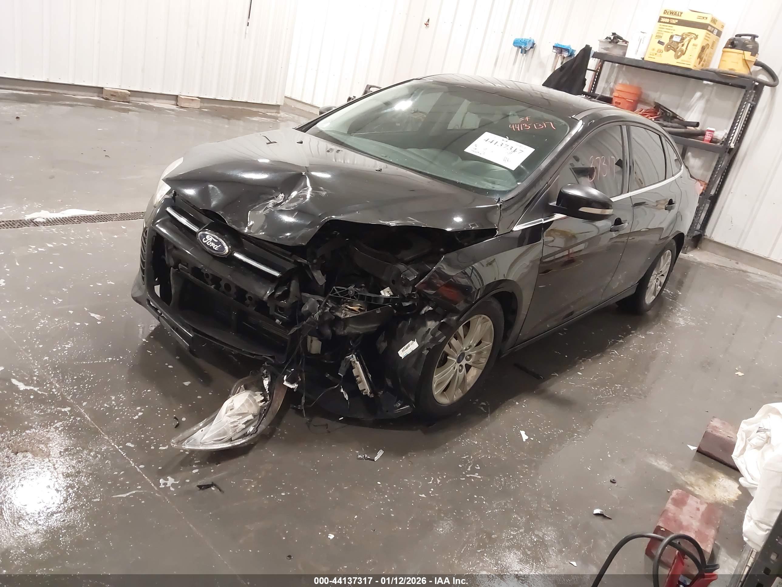 FORD FOCUS image 2
