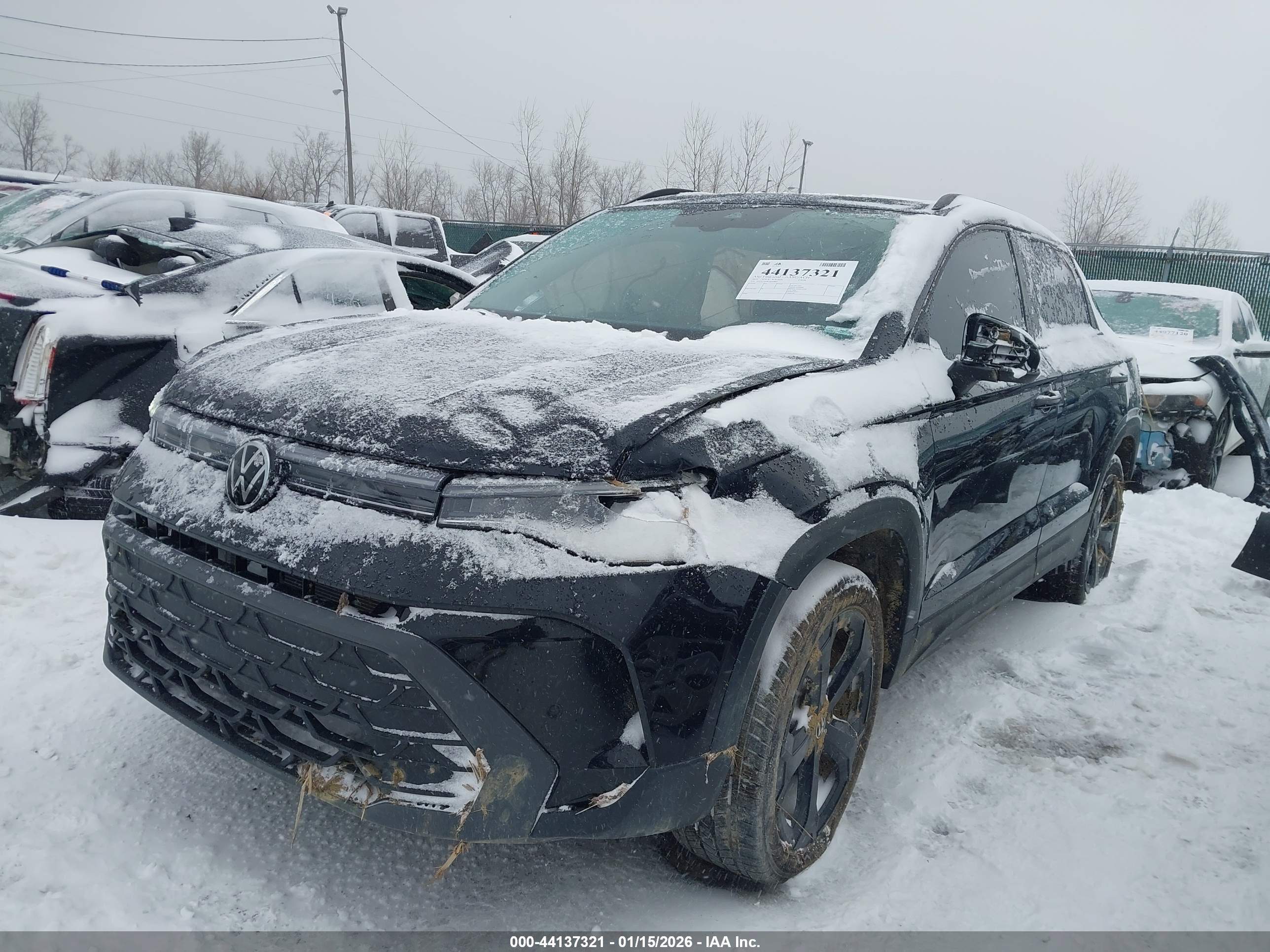 VOLKSWAGEN TAOS image 2