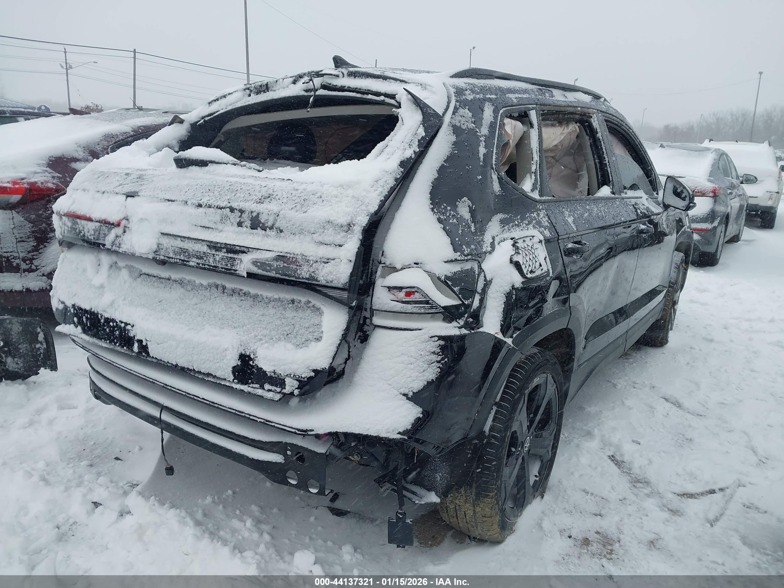 VOLKSWAGEN TAOS image 4