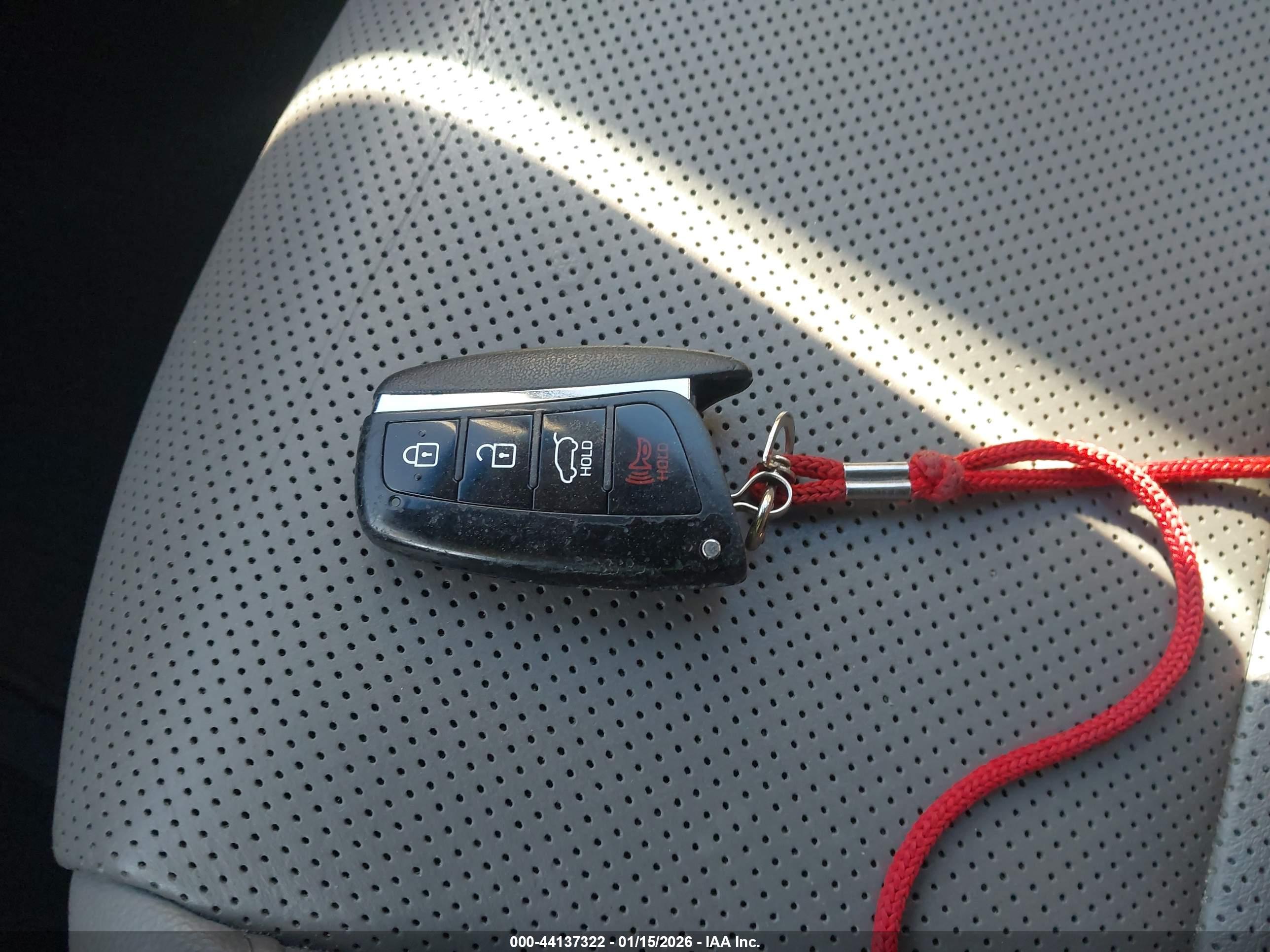 HYUNDAI SANTA image 11