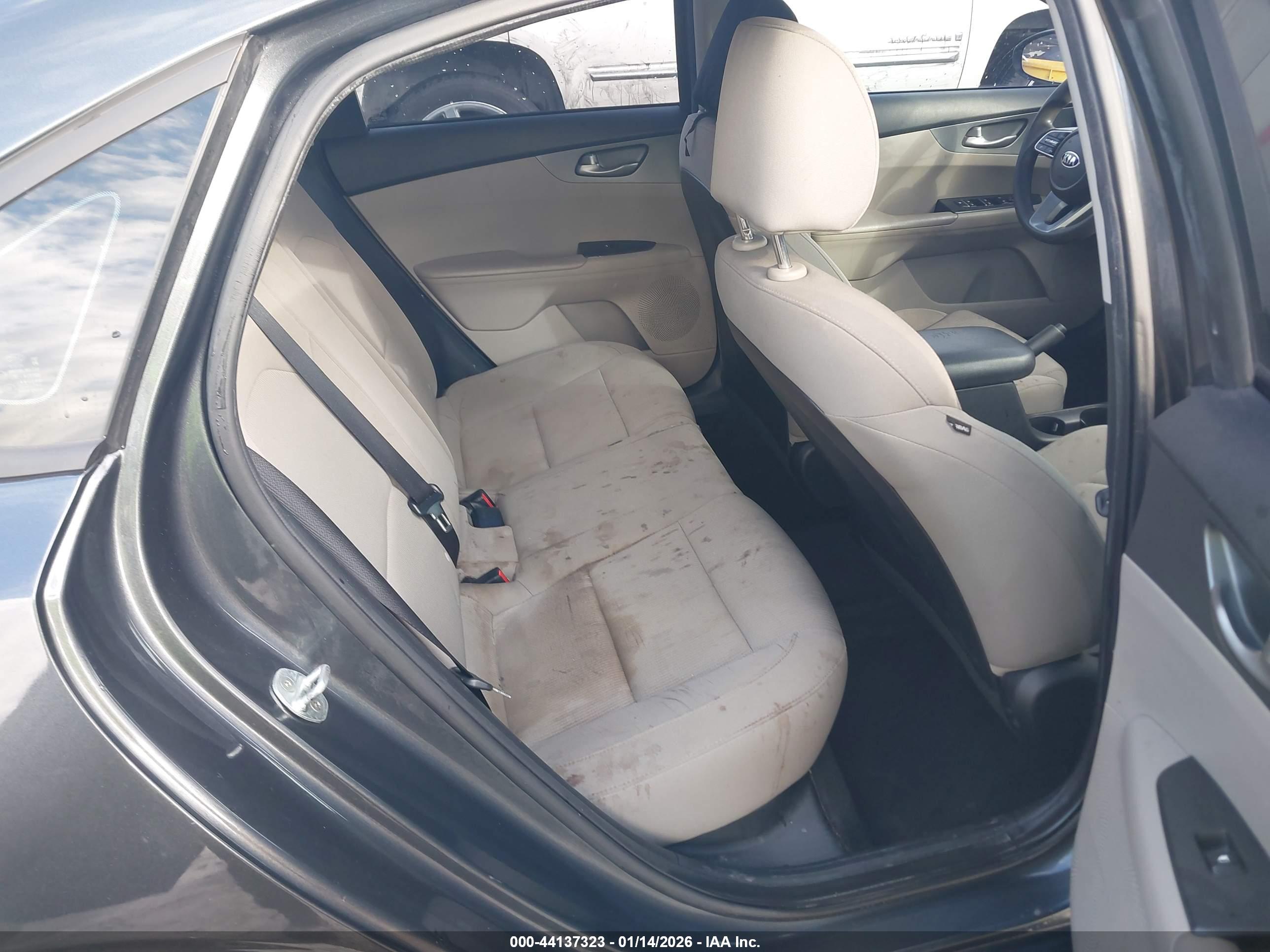 KIA FORTE image 8