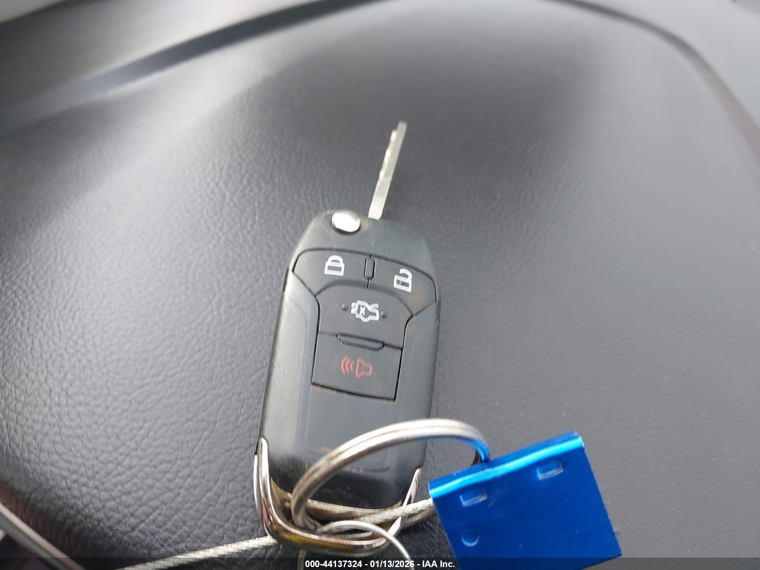 FORD FUSION image 11