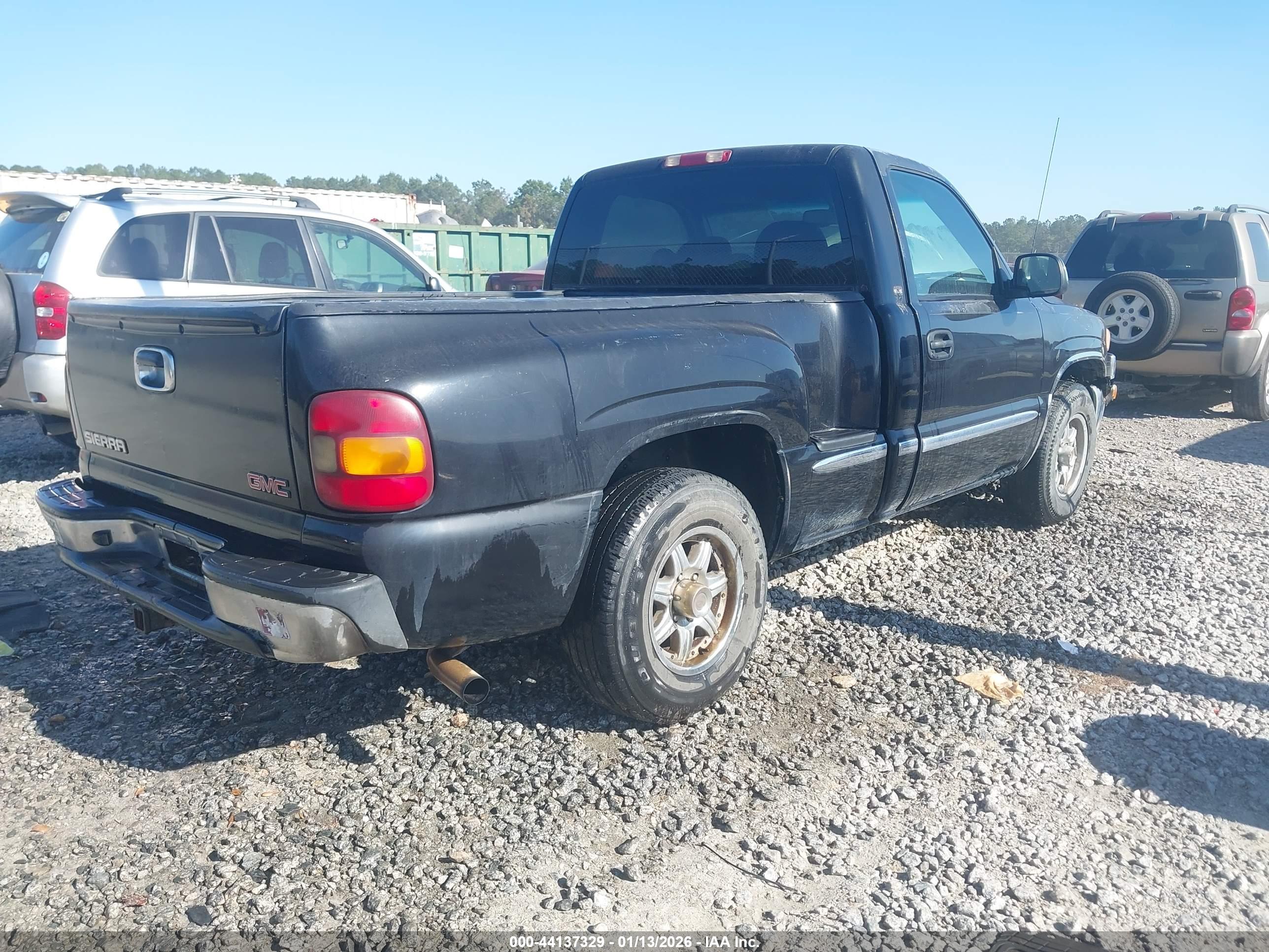 GMC SIERRA image 4