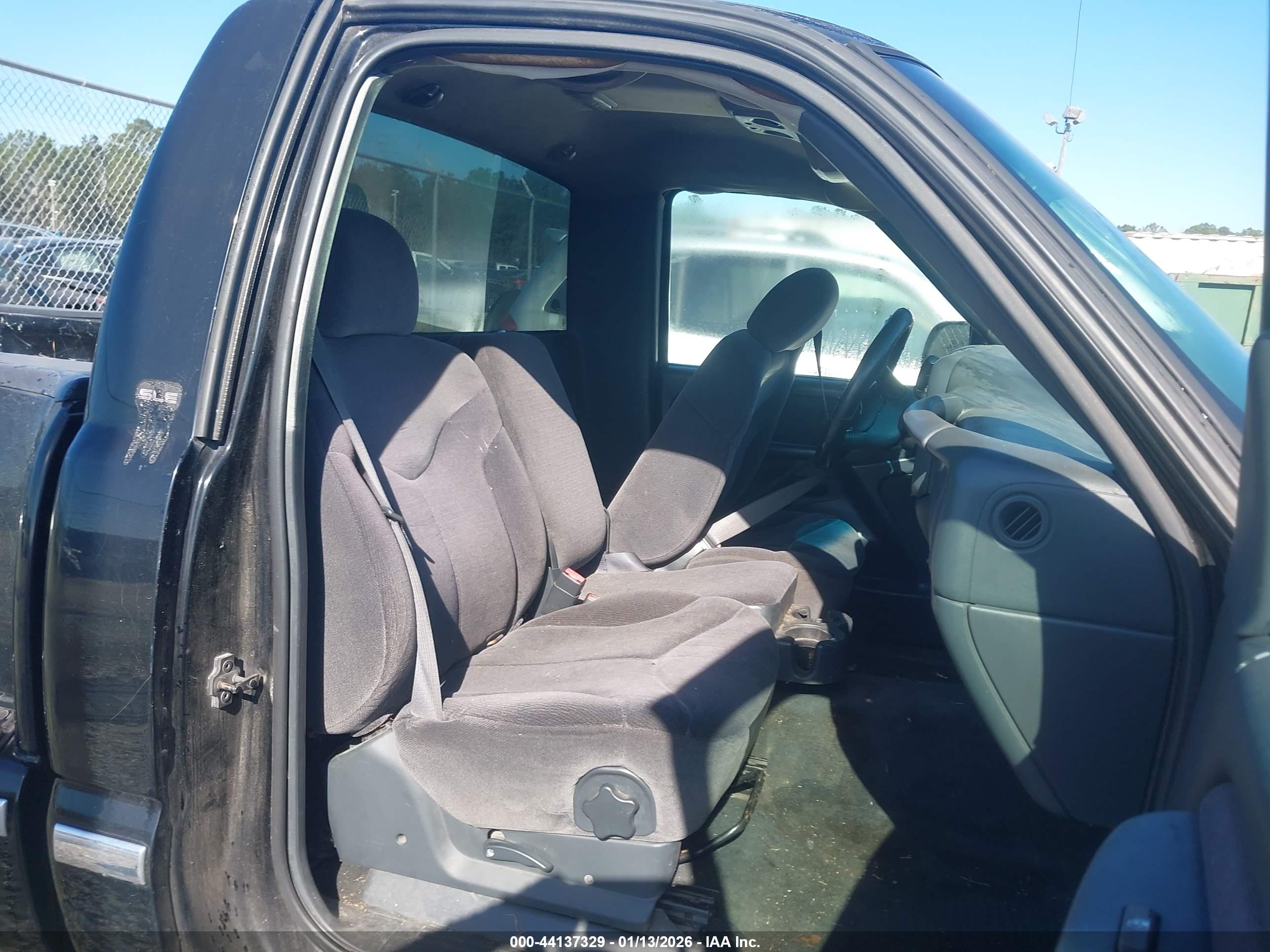 GMC SIERRA image 8