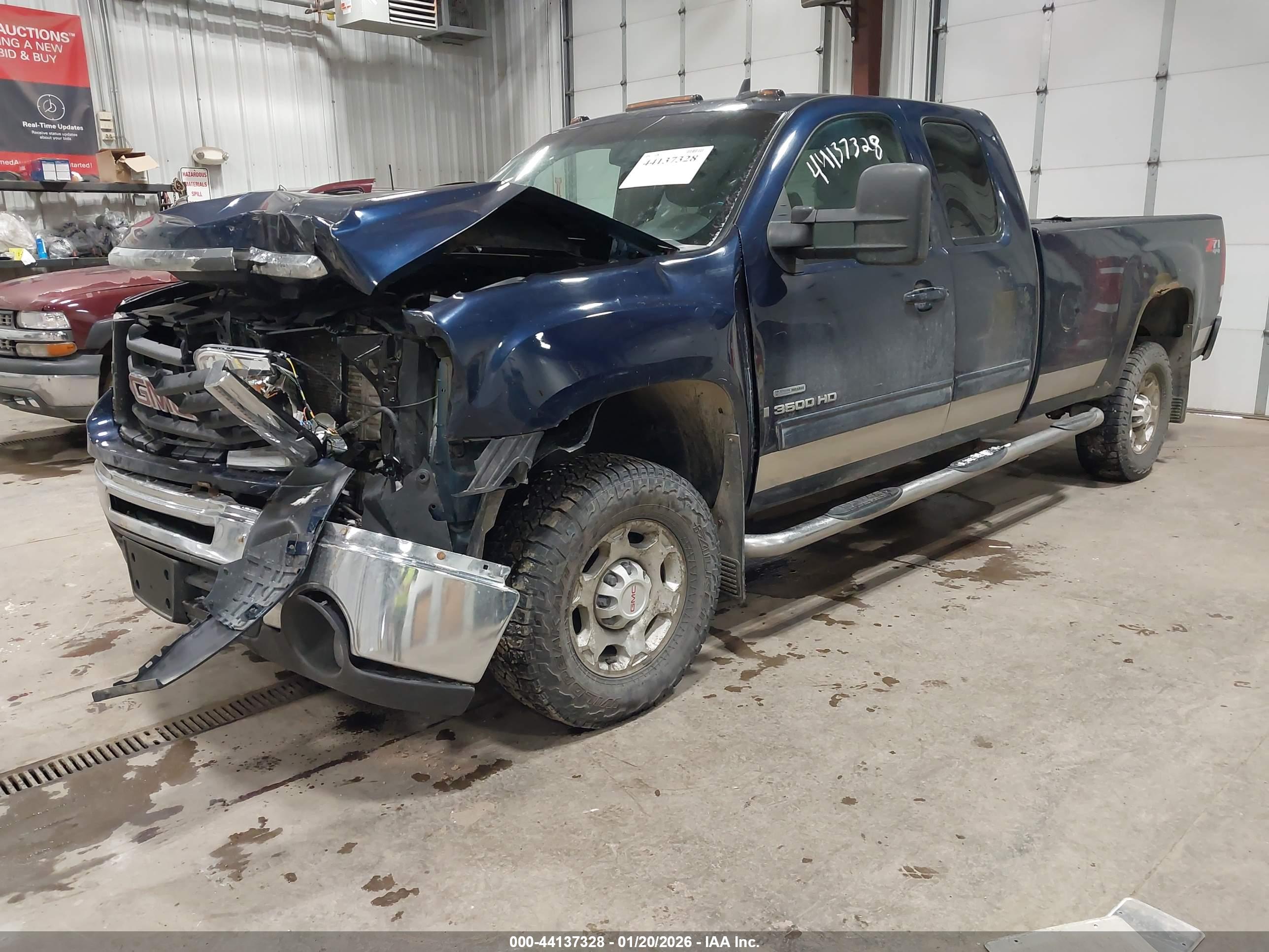 GMC SIERRA image 2