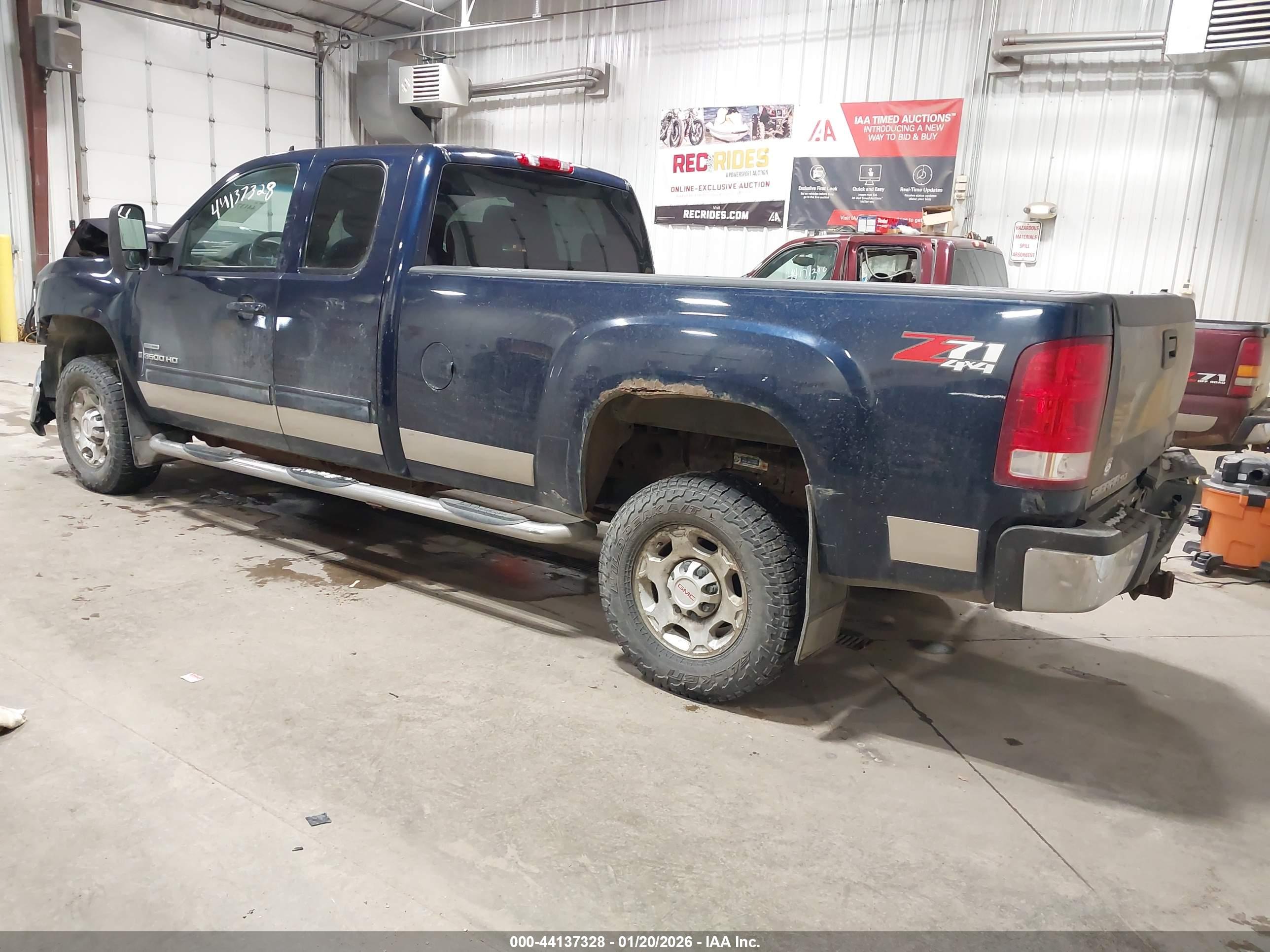 GMC SIERRA image 3