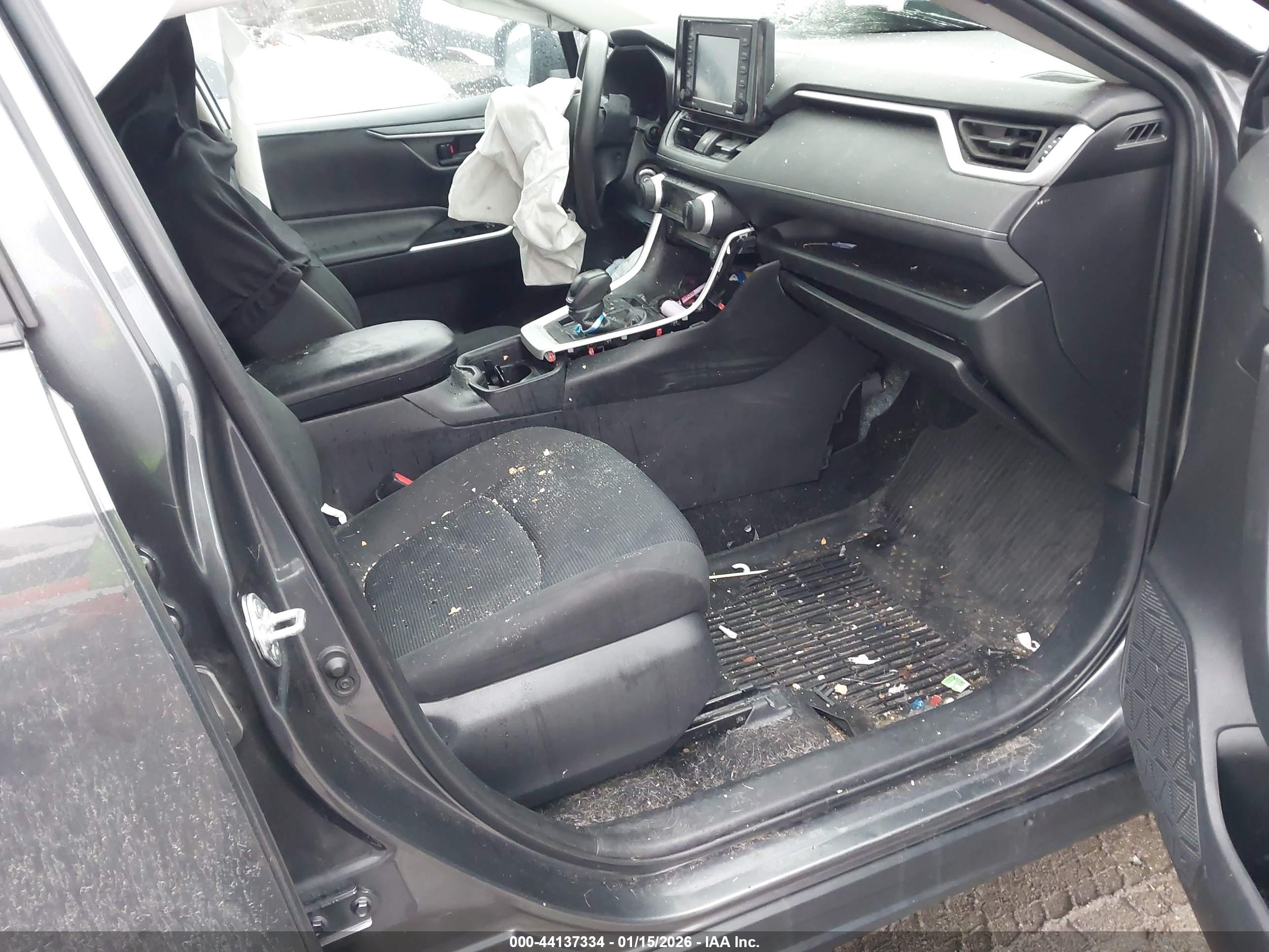 TOYOTA RAV4 image 5