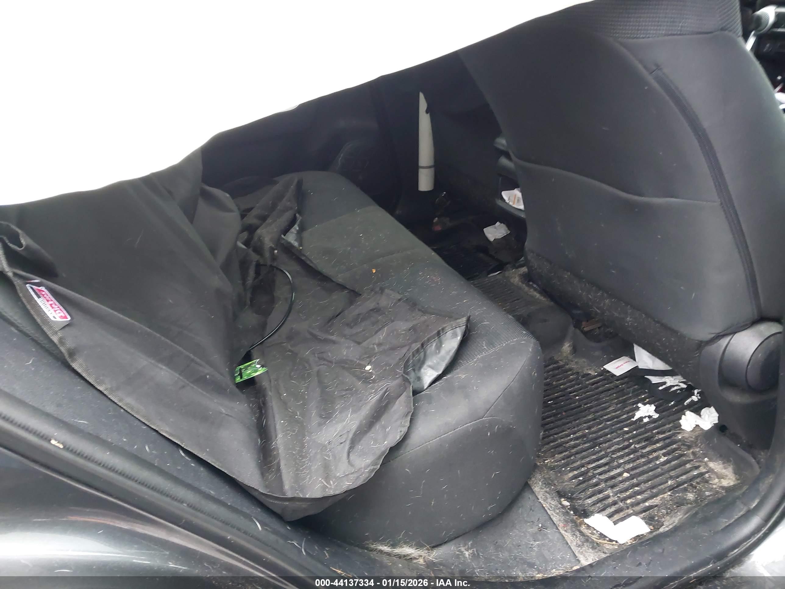 TOYOTA RAV4 image 8