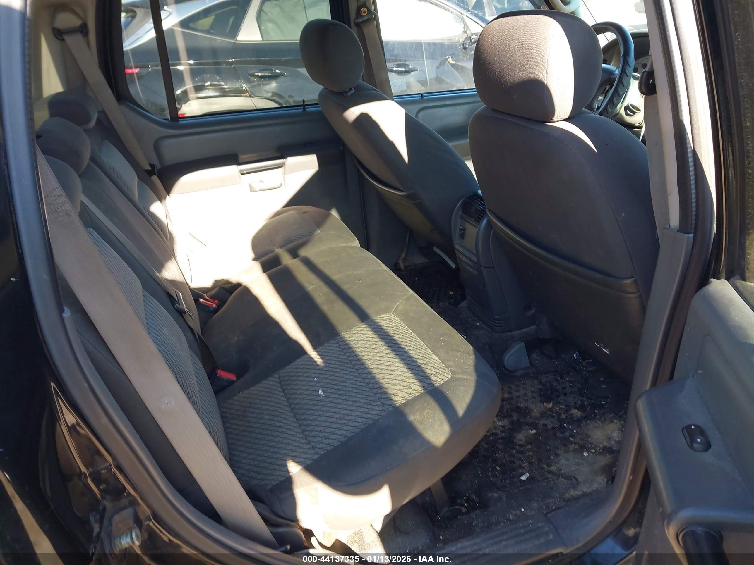 FORD EXPLORER image 8