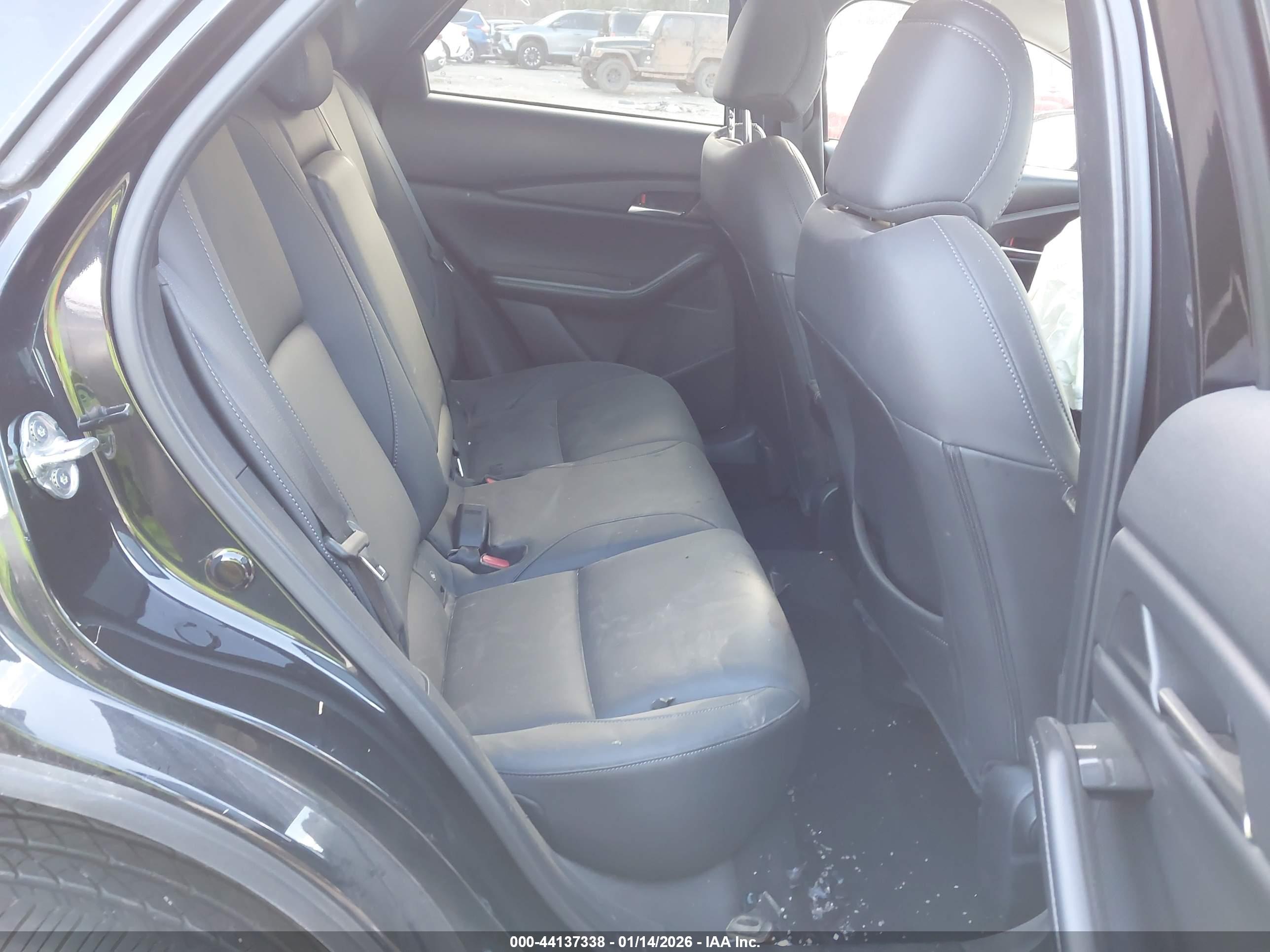 MAZDA CX-30 image 8