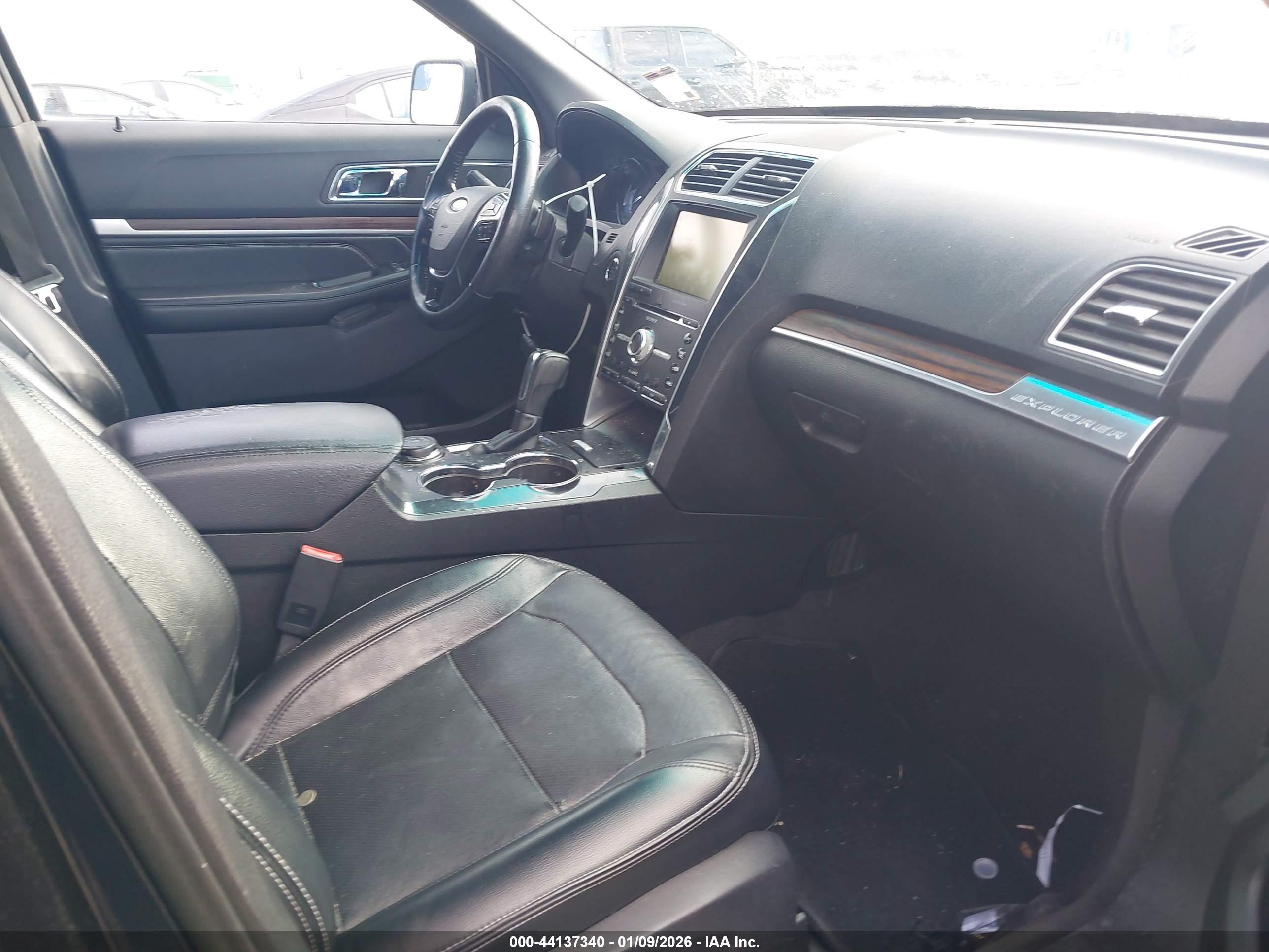 FORD EXPLORER image 5
