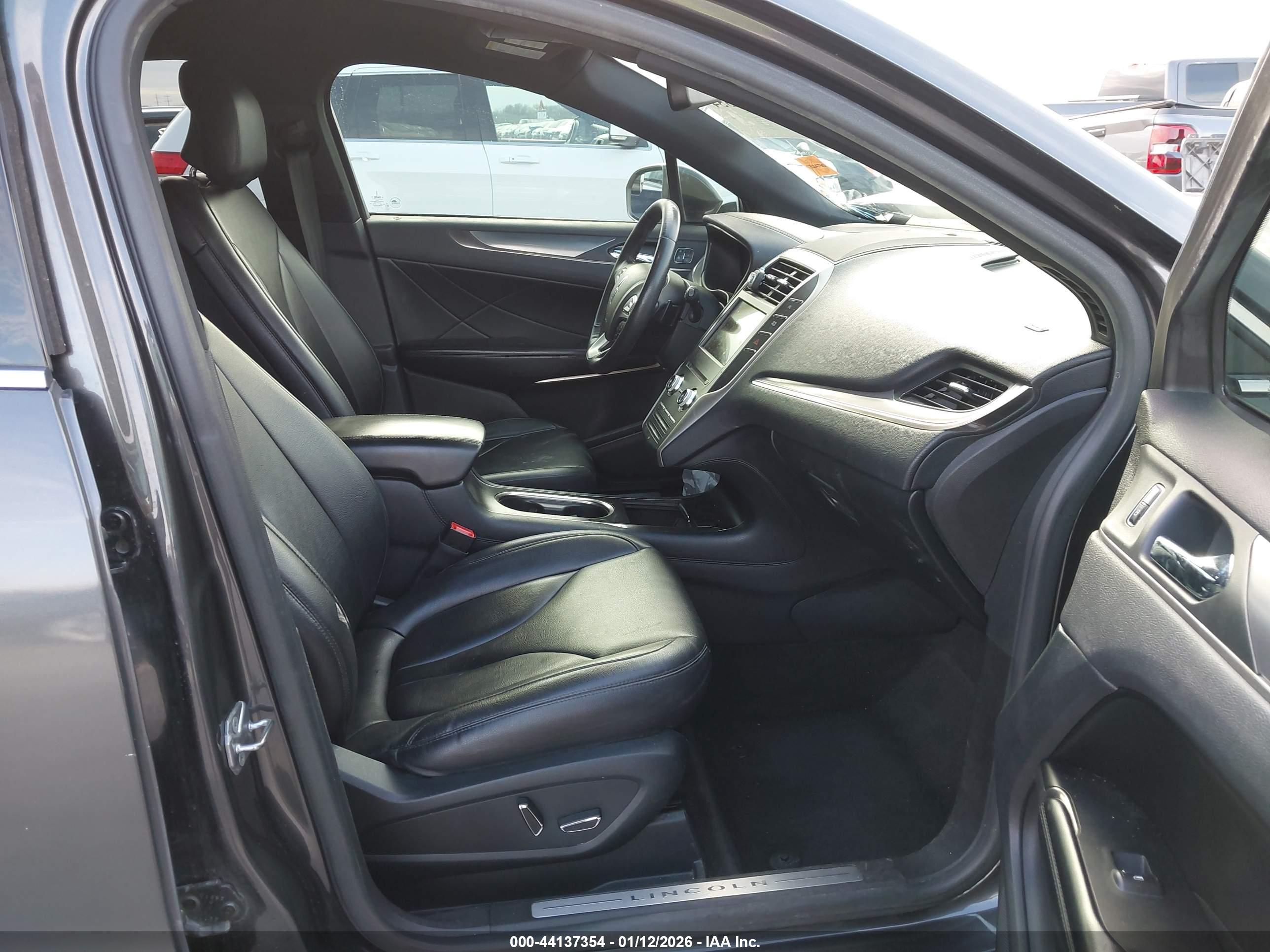 LINCOLN MKC image 5