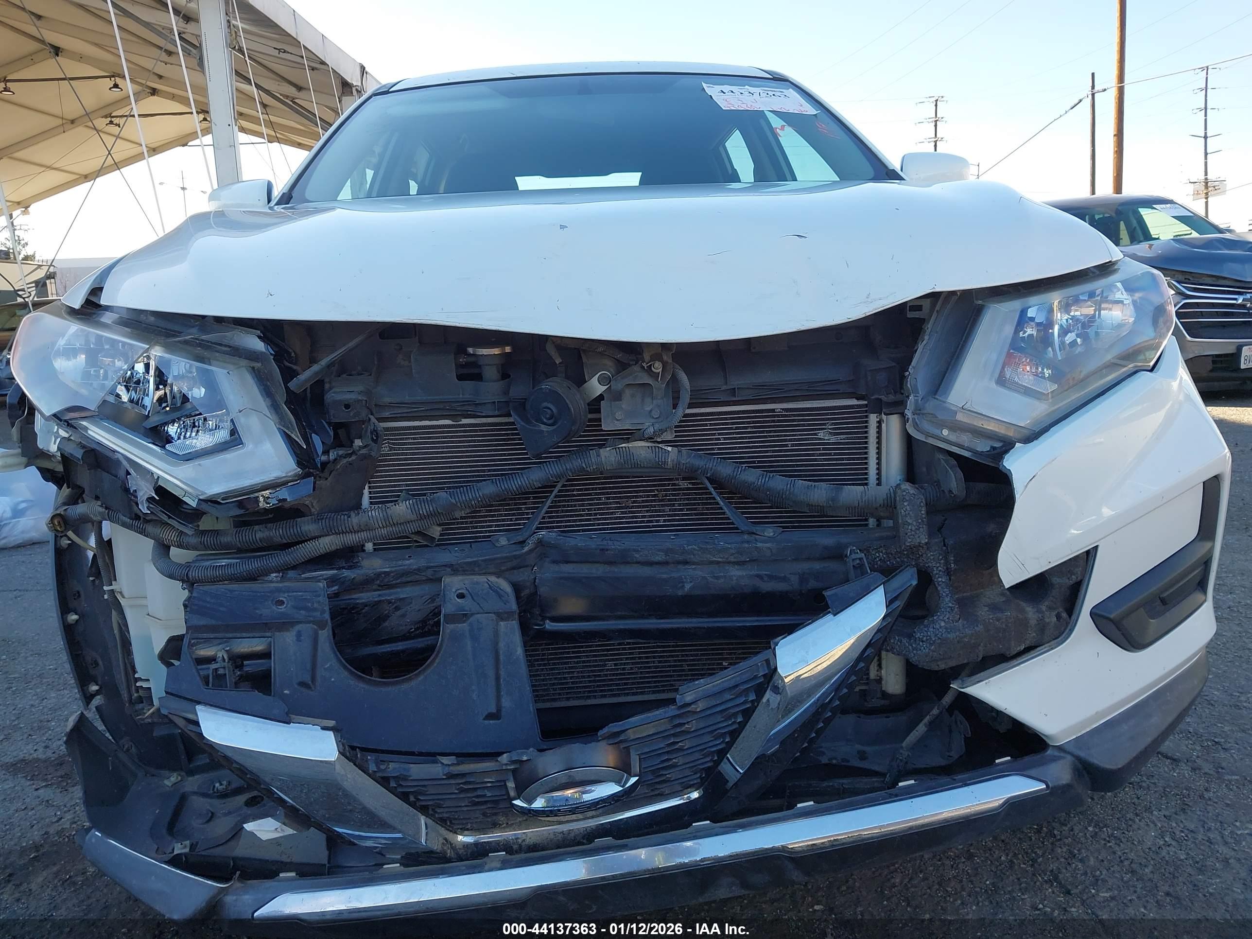 NISSAN ROGUE image 6