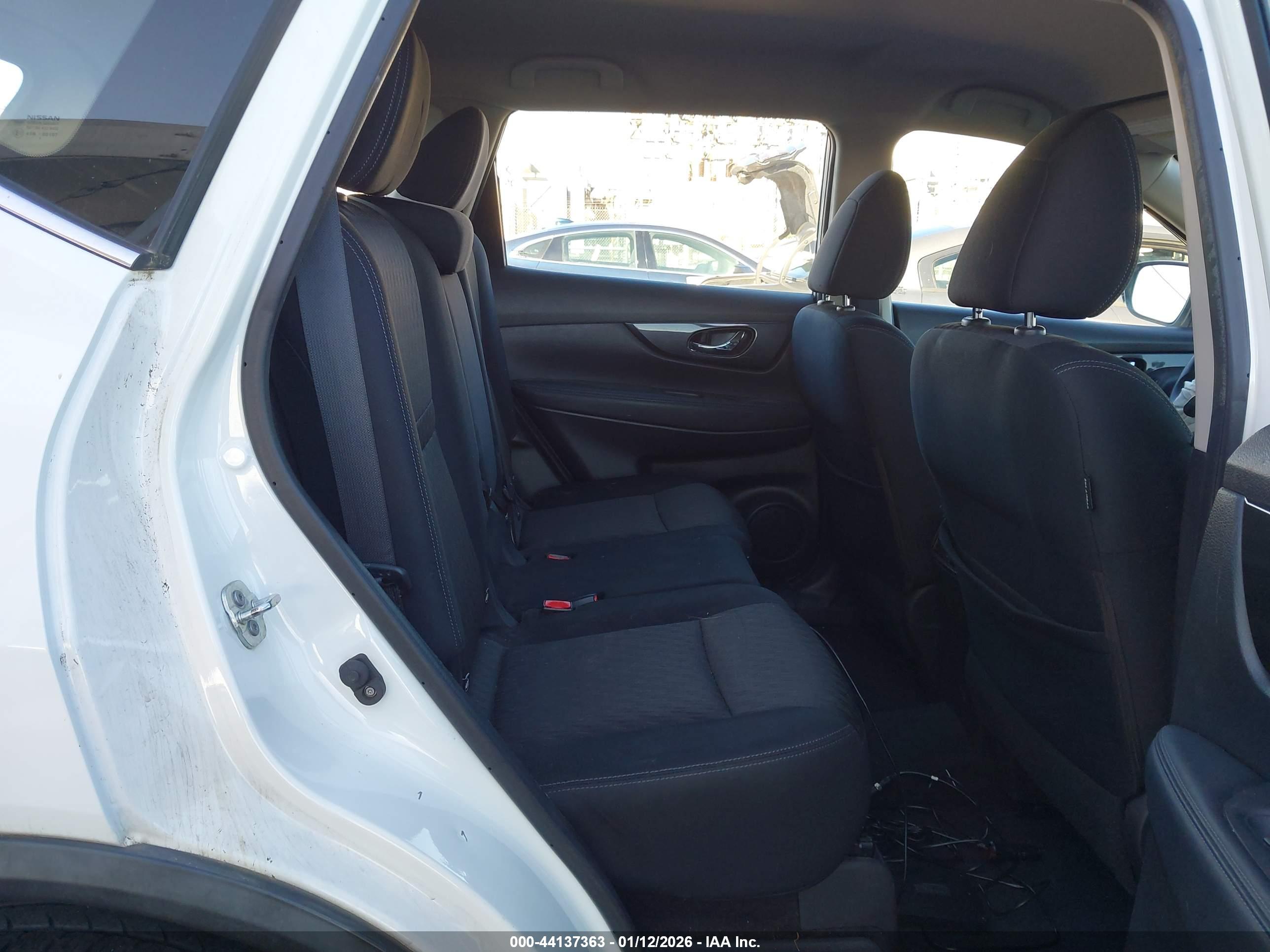 NISSAN ROGUE image 8