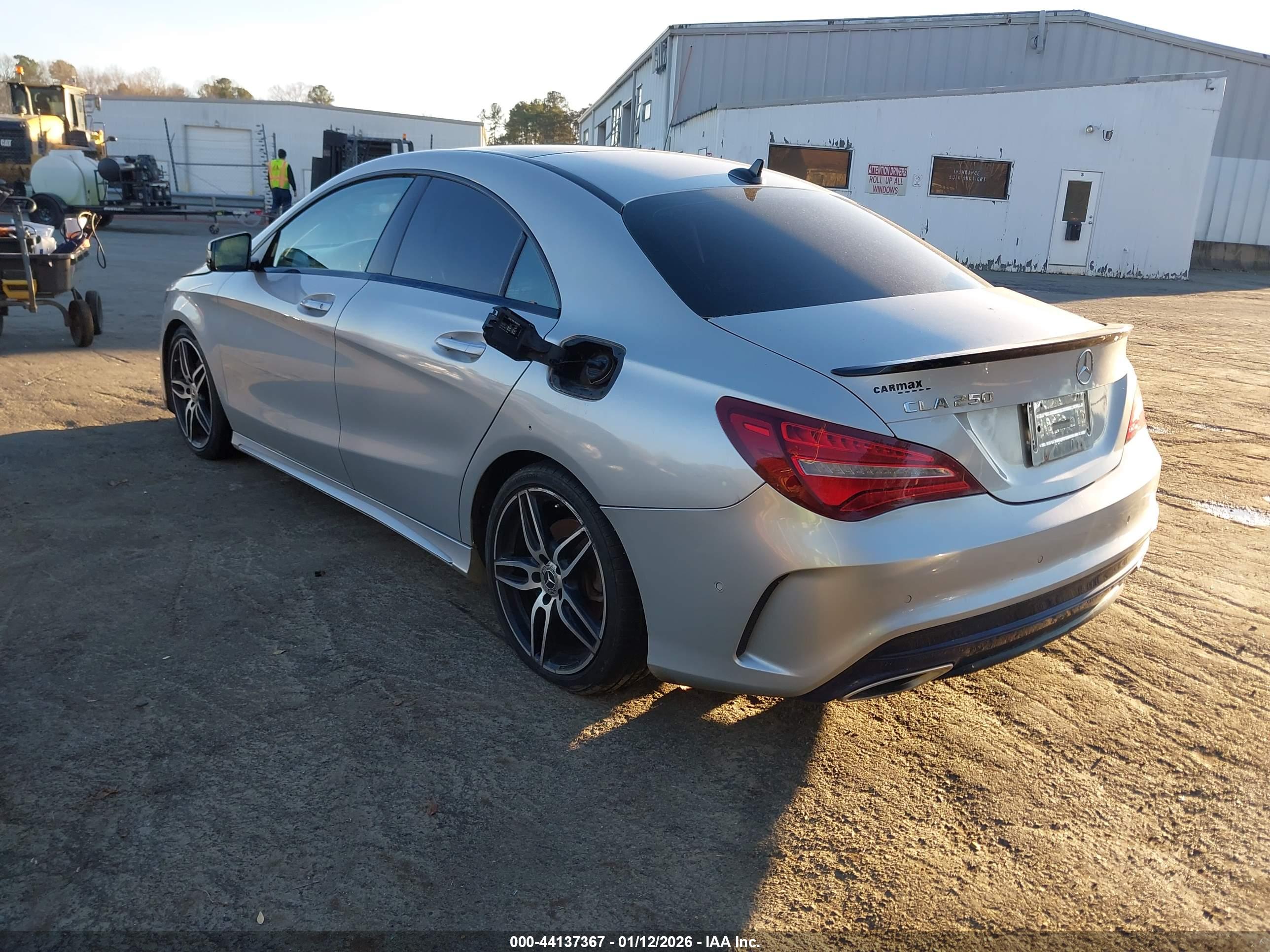 MERCEDES-BENZ CLA image 3