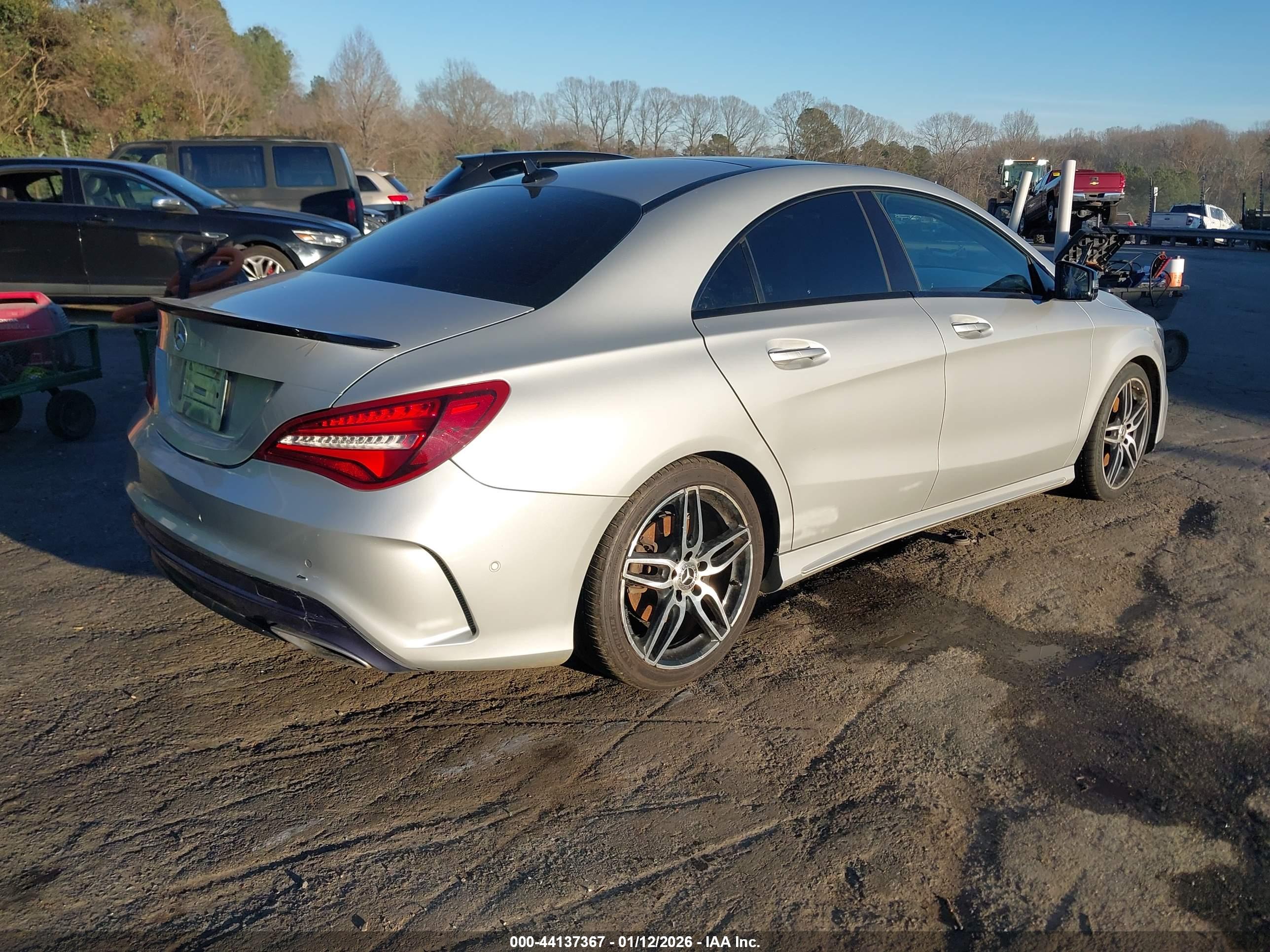 MERCEDES-BENZ CLA image 4