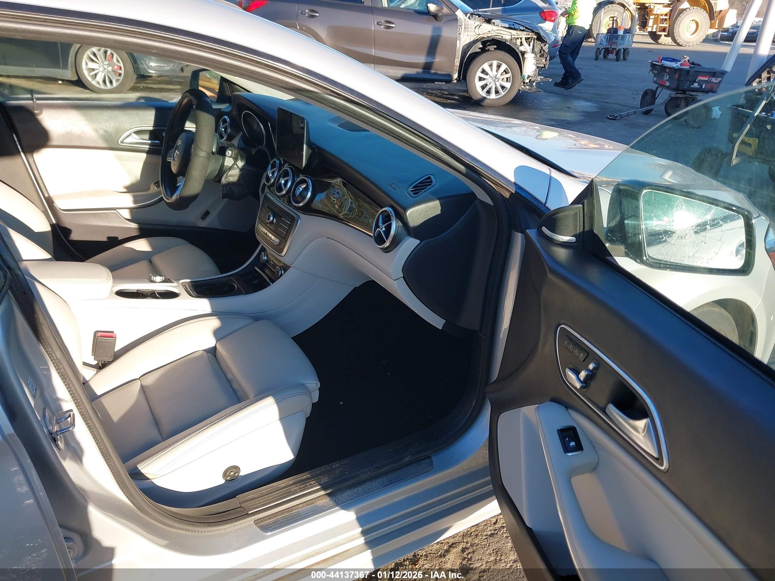 MERCEDES-BENZ CLA image 5