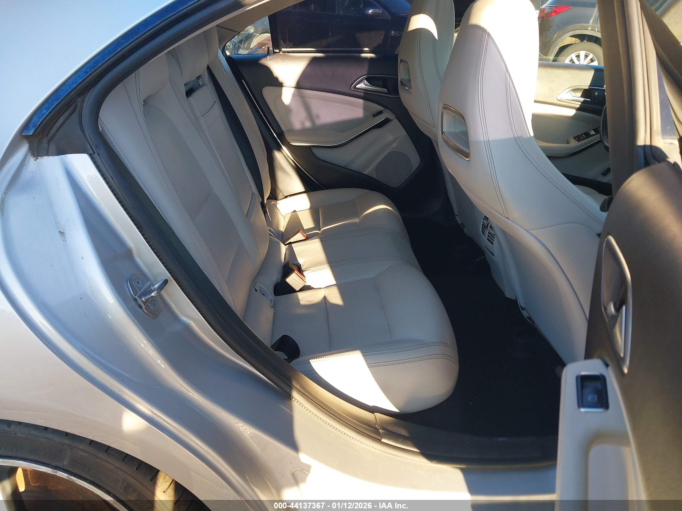 MERCEDES-BENZ CLA image 8