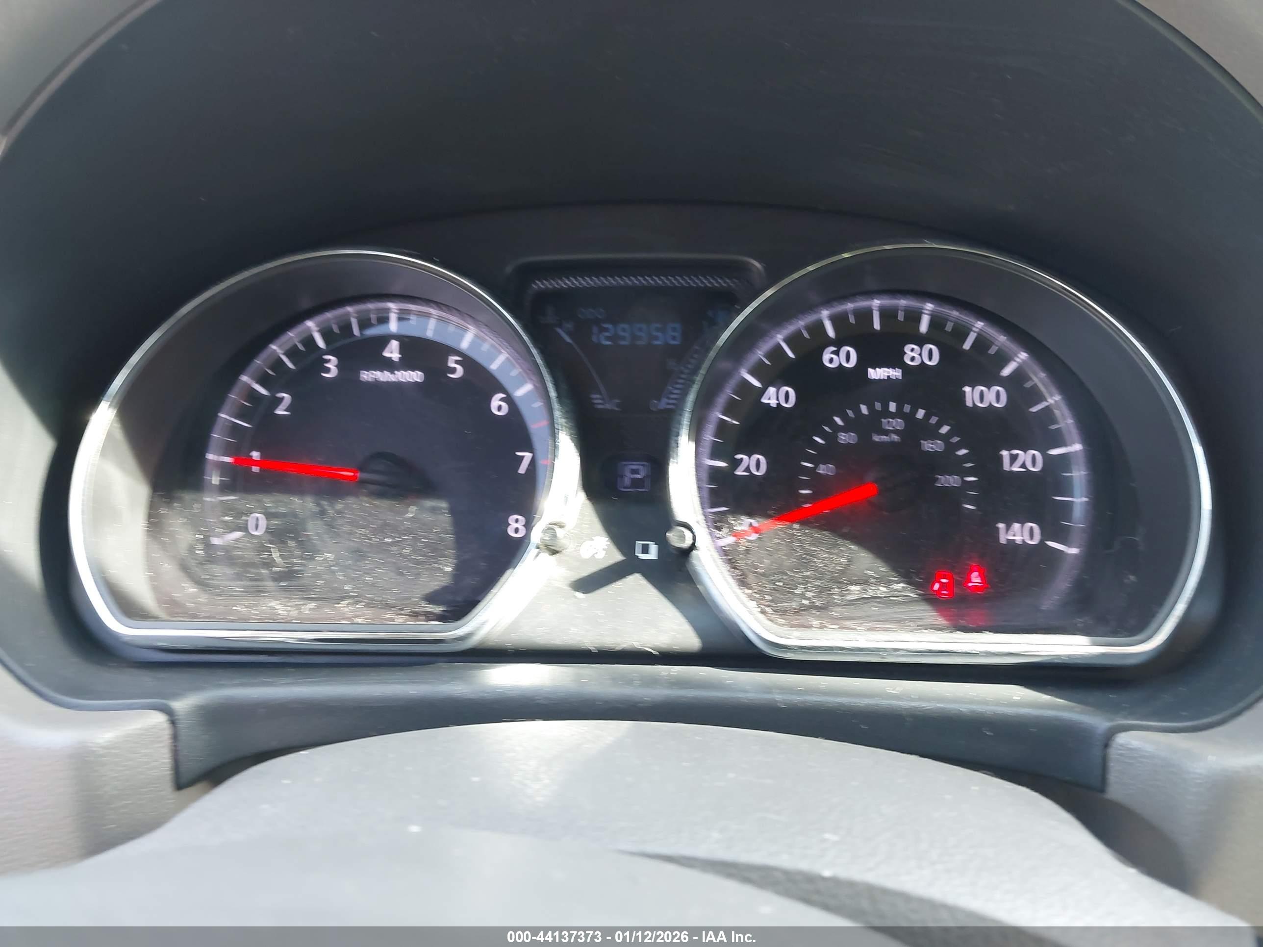 NISSAN VERSA image 7