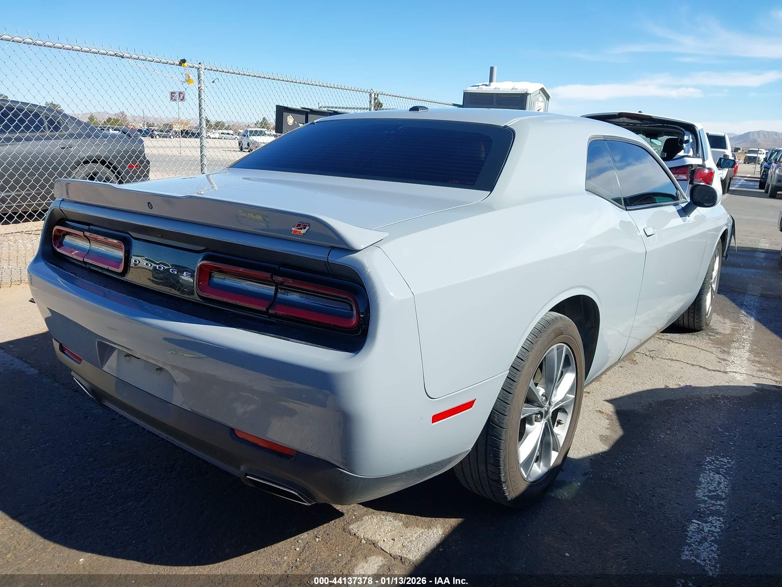 DODGE CHALLENGER image 4