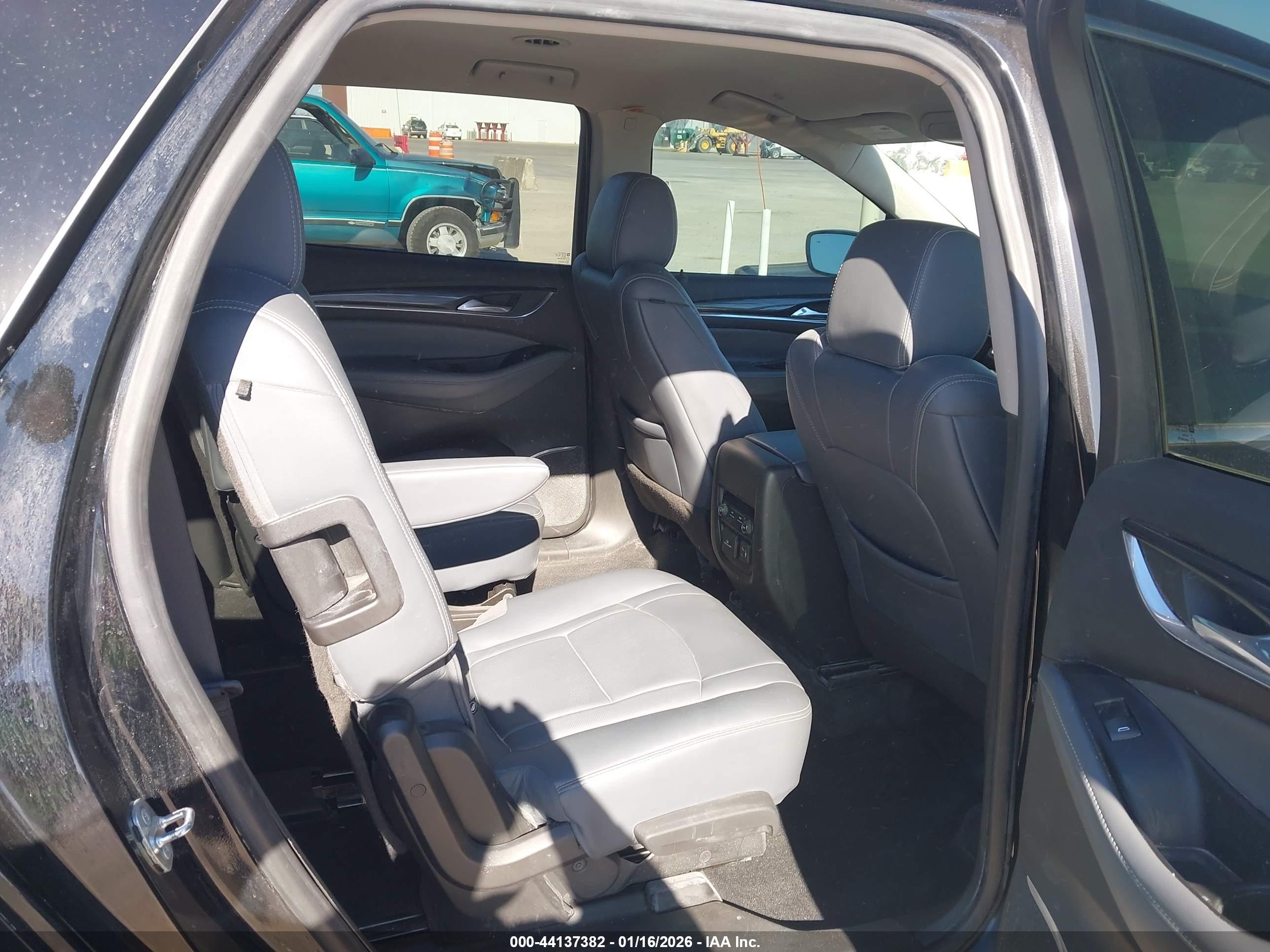 BUICK ENCLAVE image 8