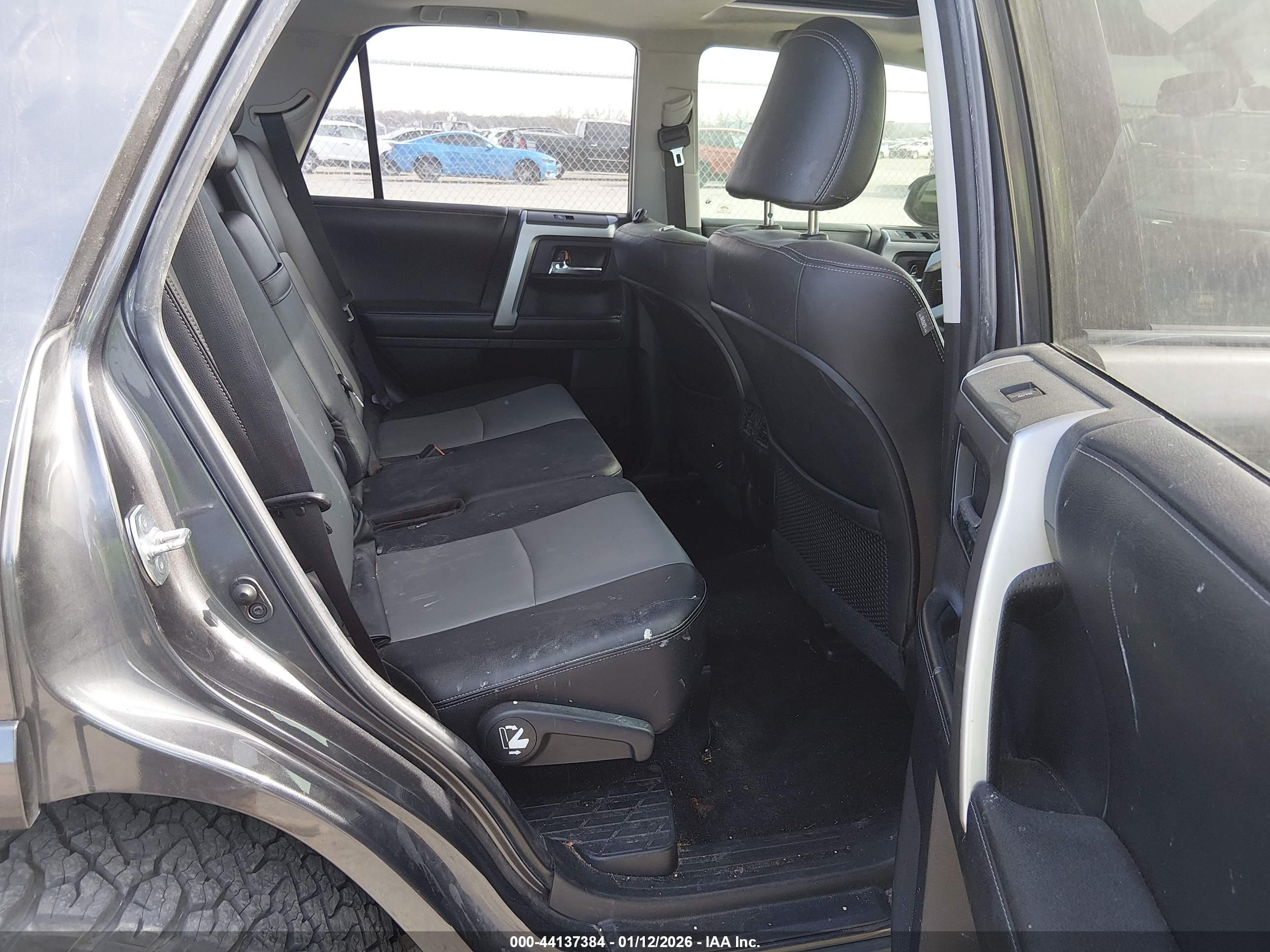 TOYOTA 4RUNNER image 8