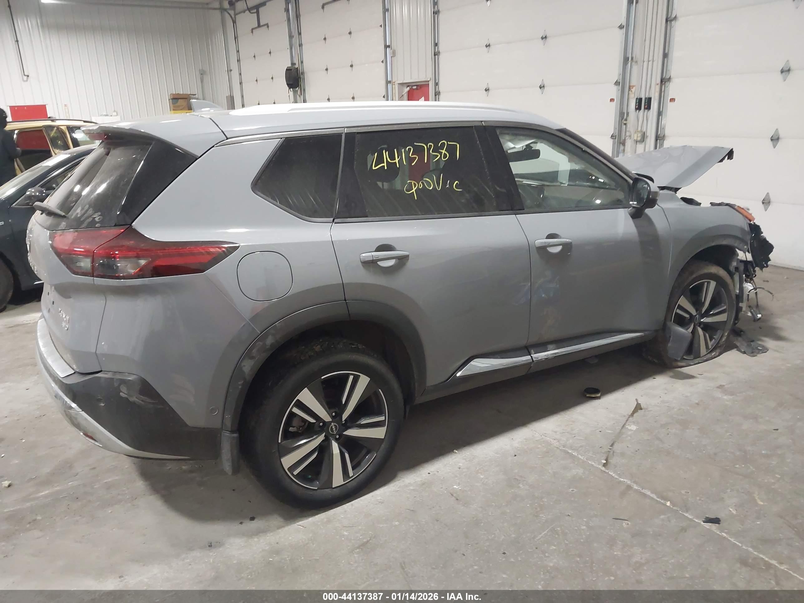 NISSAN ROGUE image 4