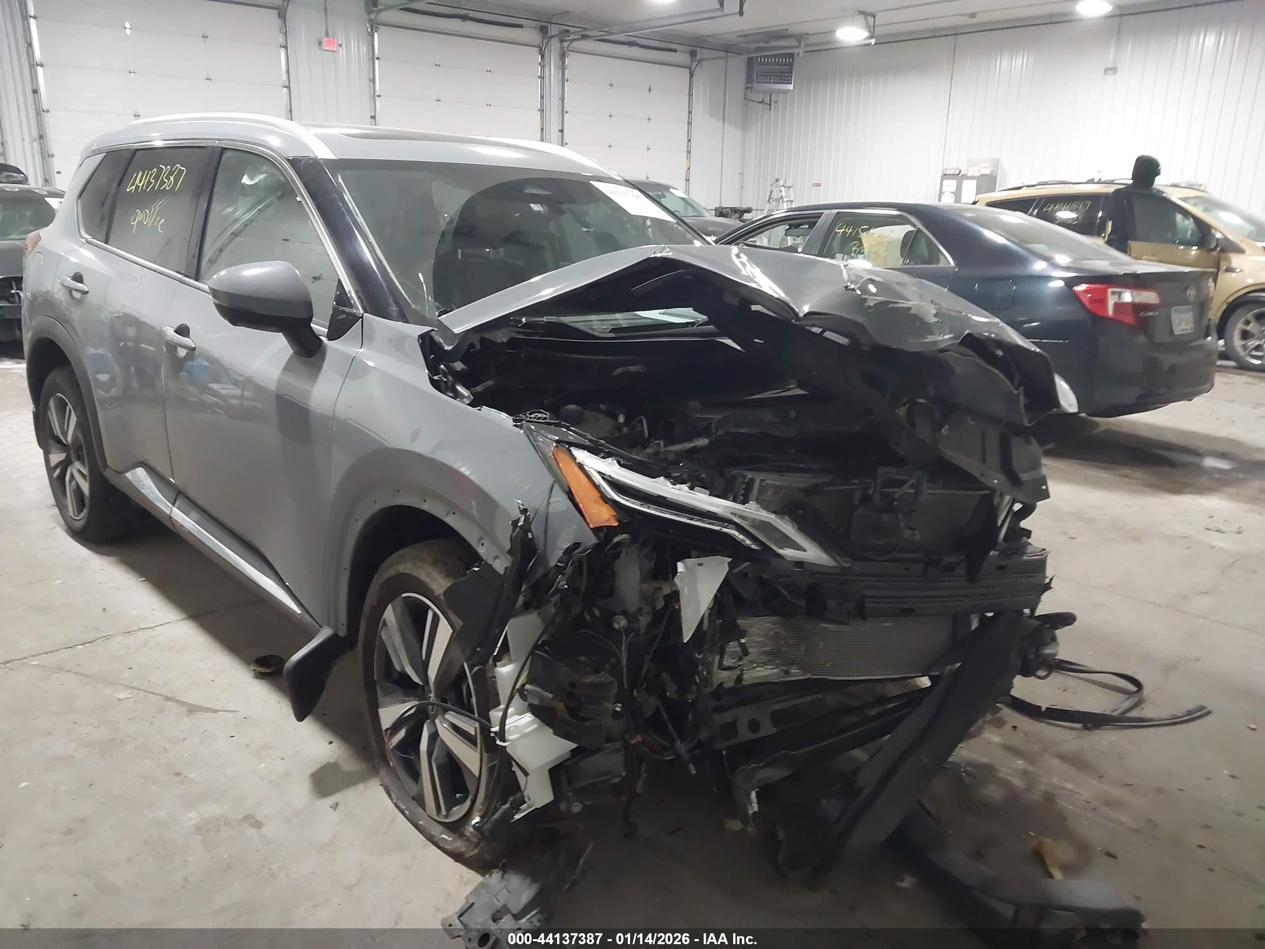 NISSAN ROGUE image 6