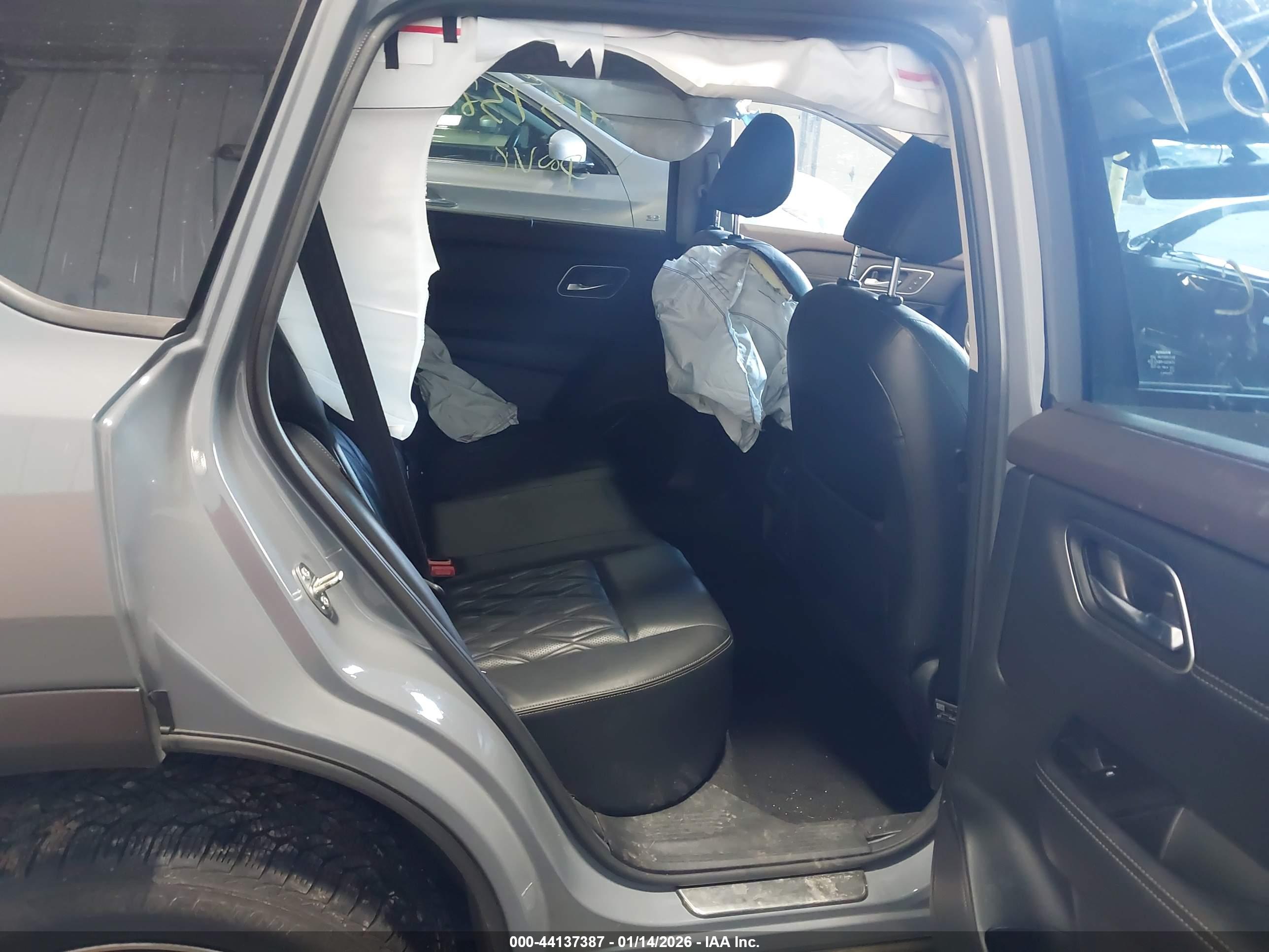 NISSAN ROGUE image 8