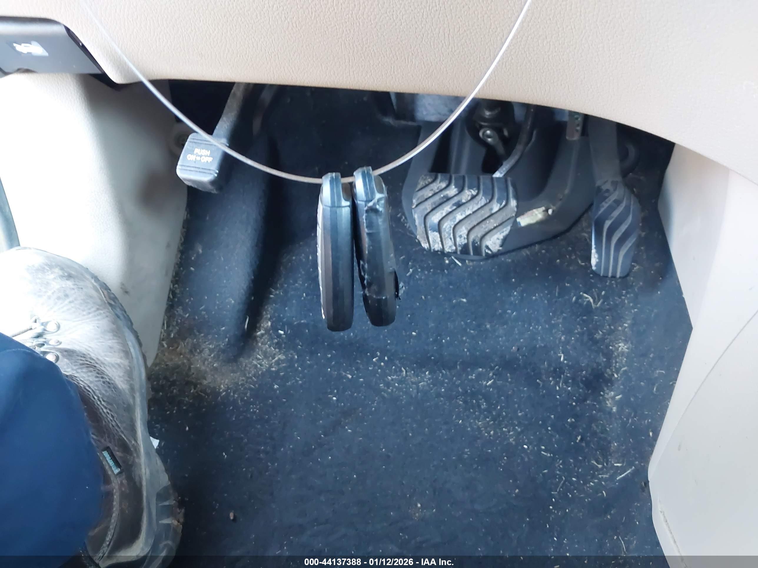 NISSAN ROGUE image 11