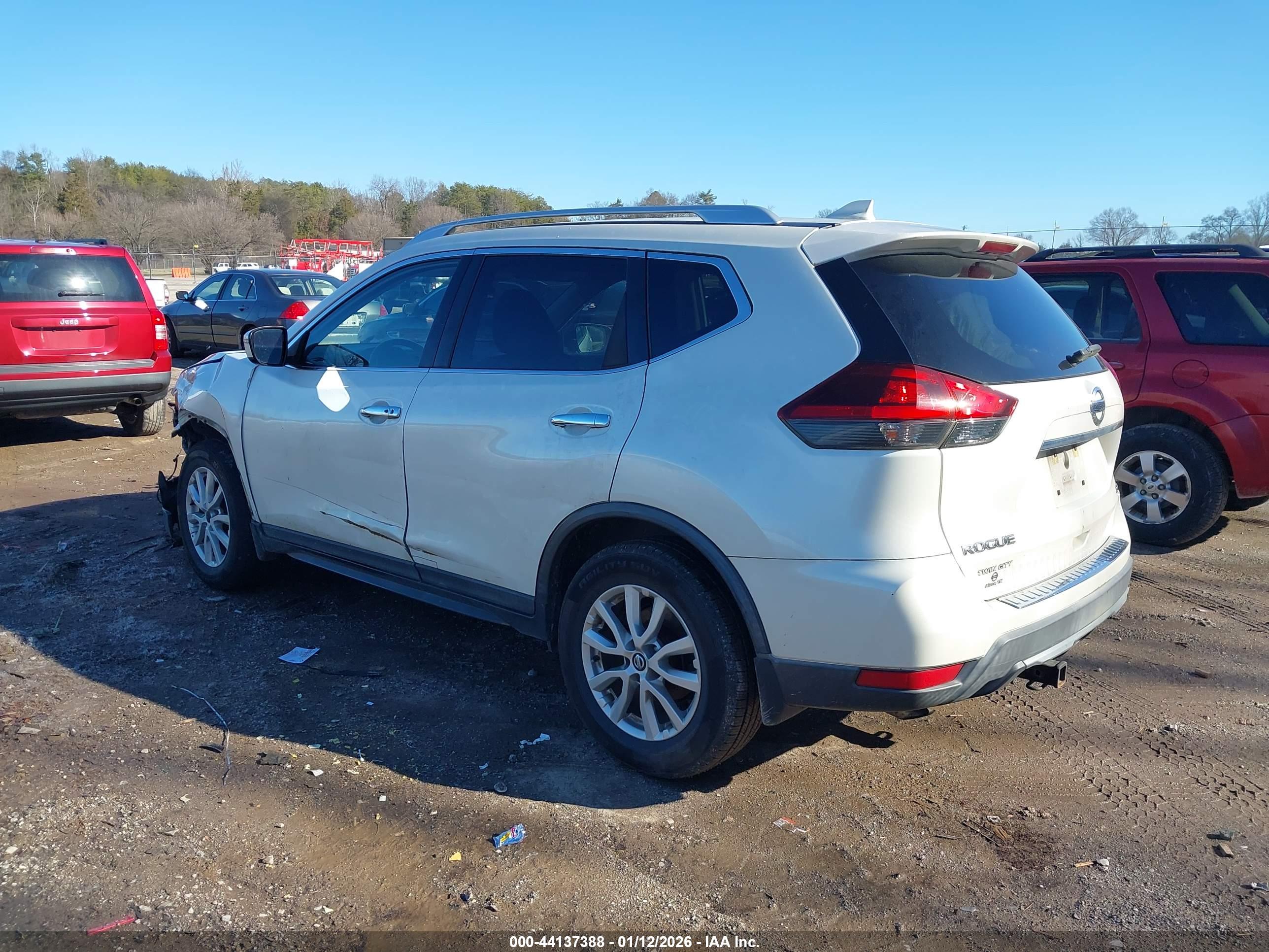 NISSAN ROGUE image 3