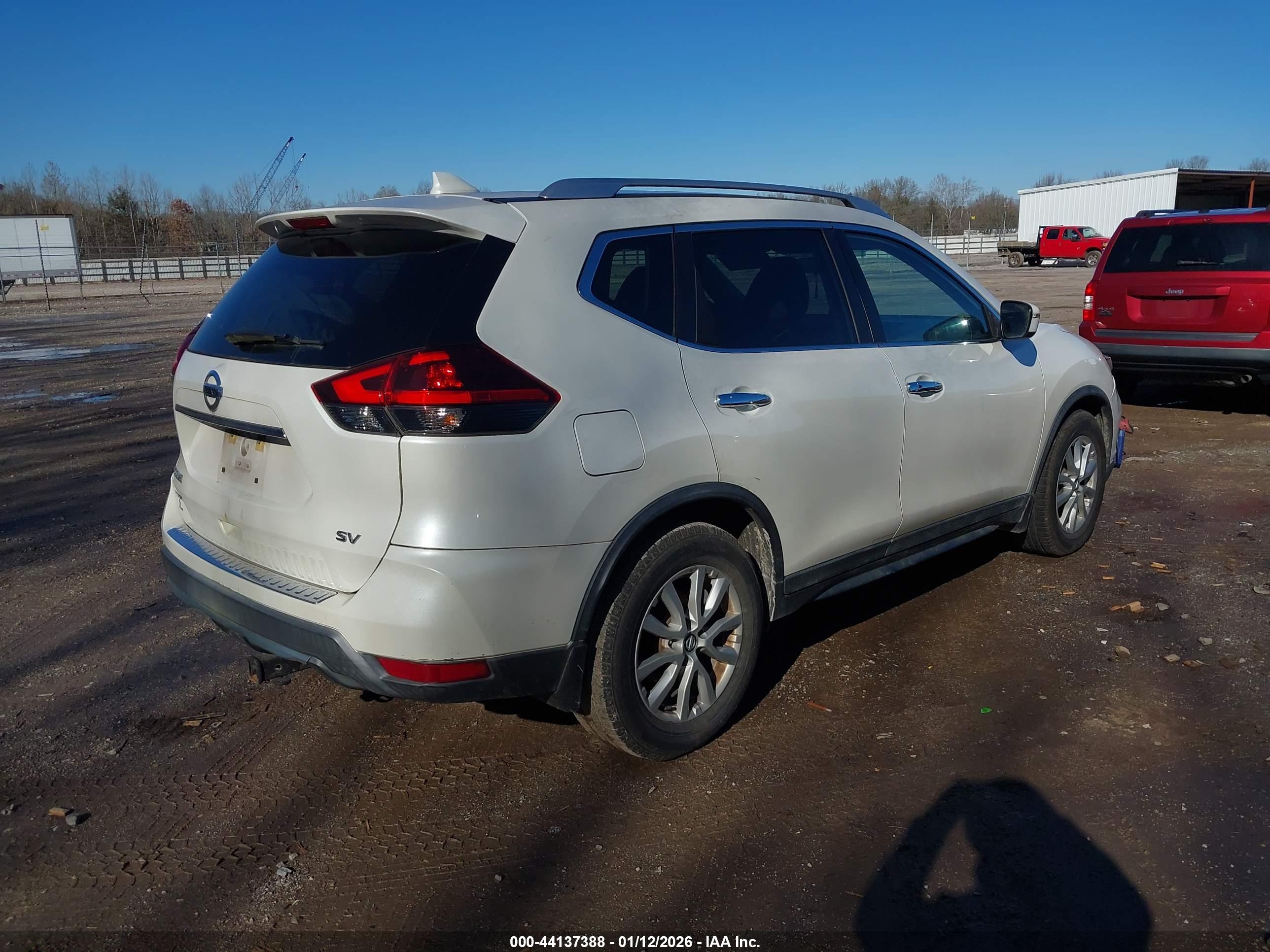 NISSAN ROGUE image 4