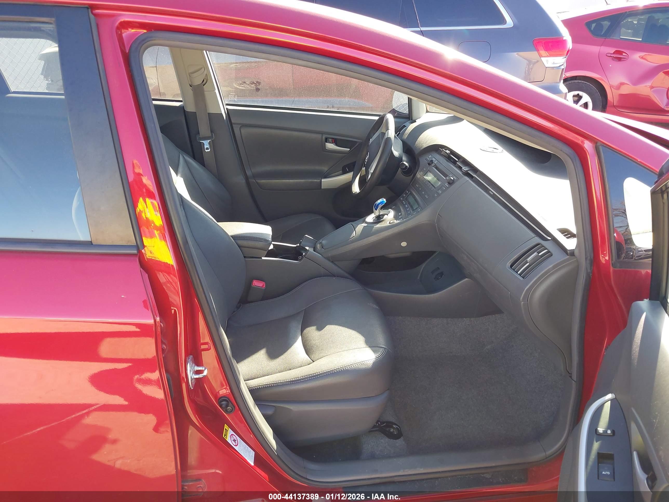 TOYOTA PRIUS image 5