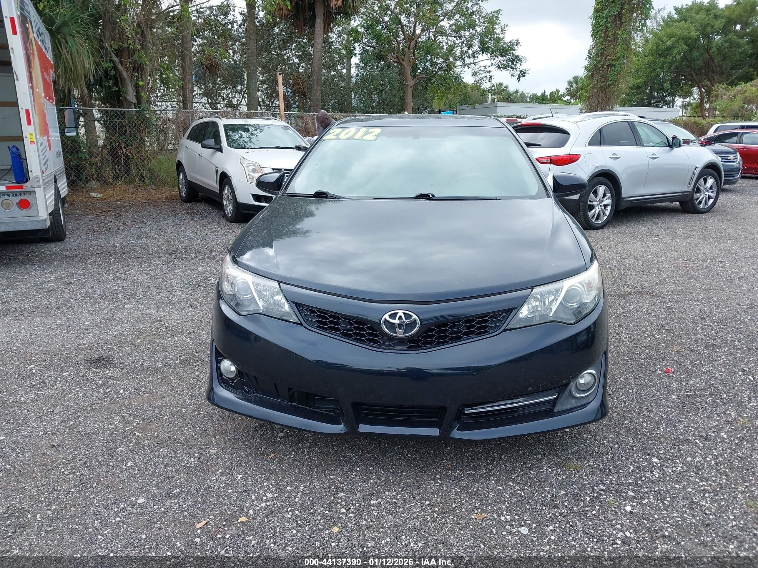TOYOTA CAMRY image 6