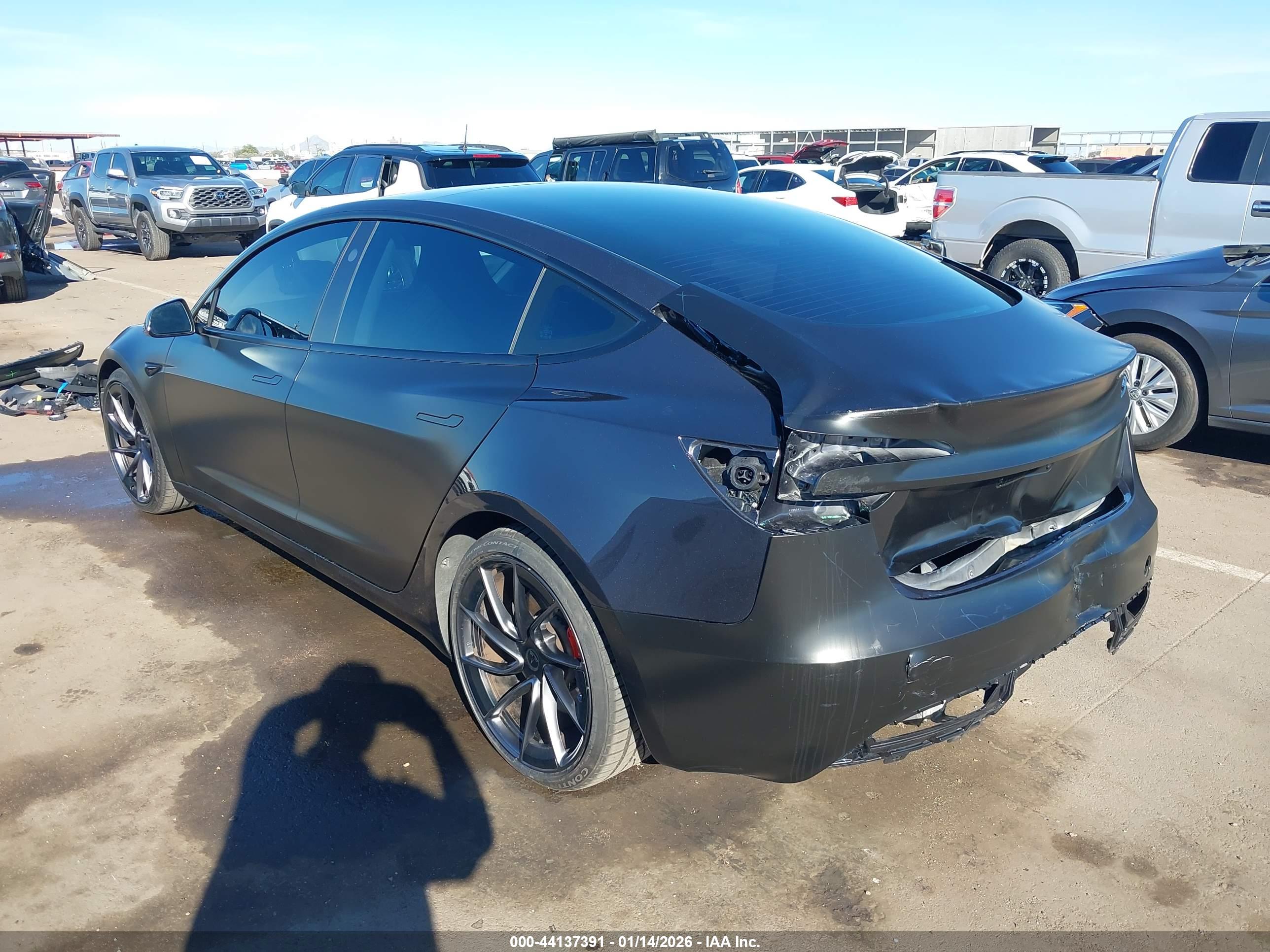 TESLA MODEL image 3