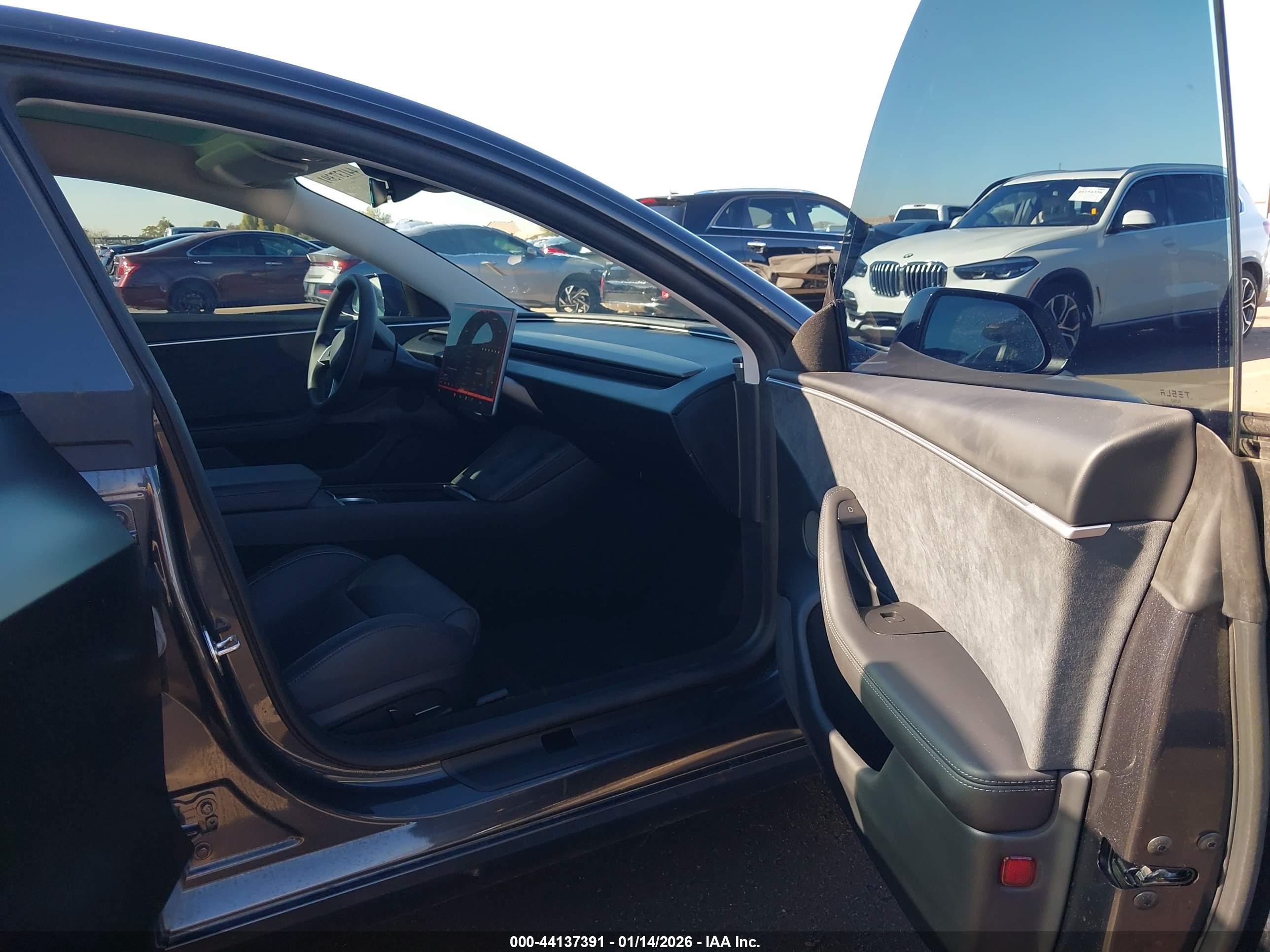 TESLA MODEL image 5