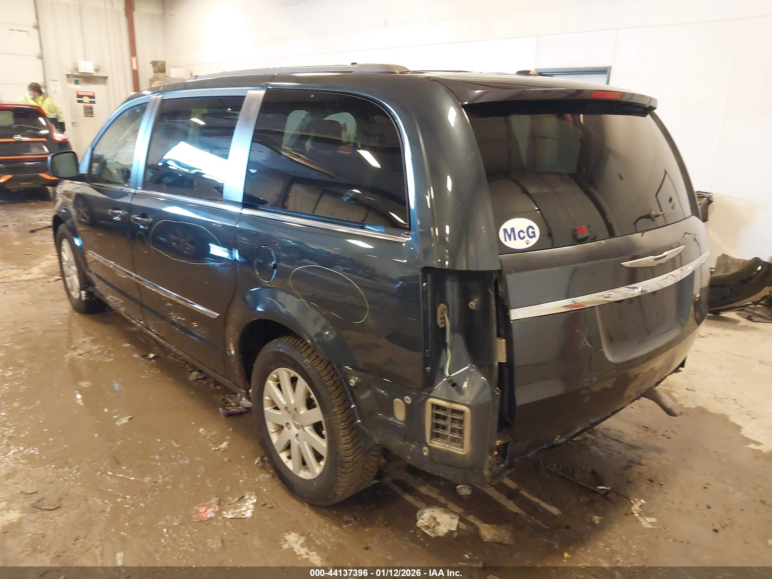 CHRYSLER TOWN image 3