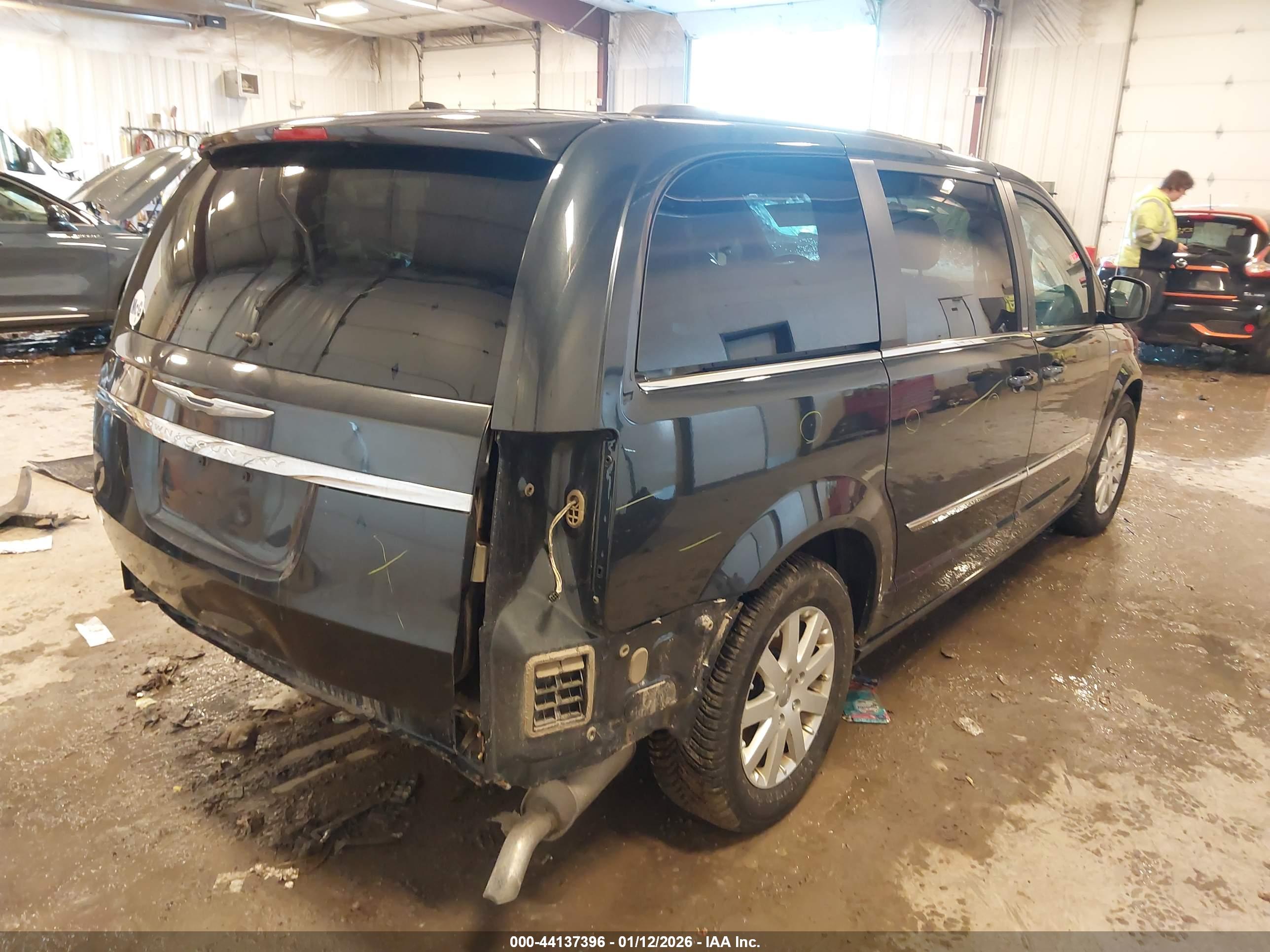 CHRYSLER TOWN image 4
