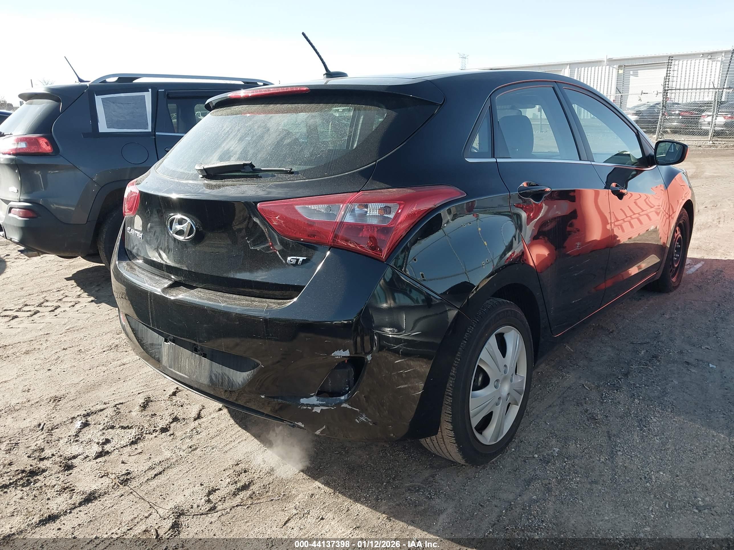 HYUNDAI ELANTRA image 6