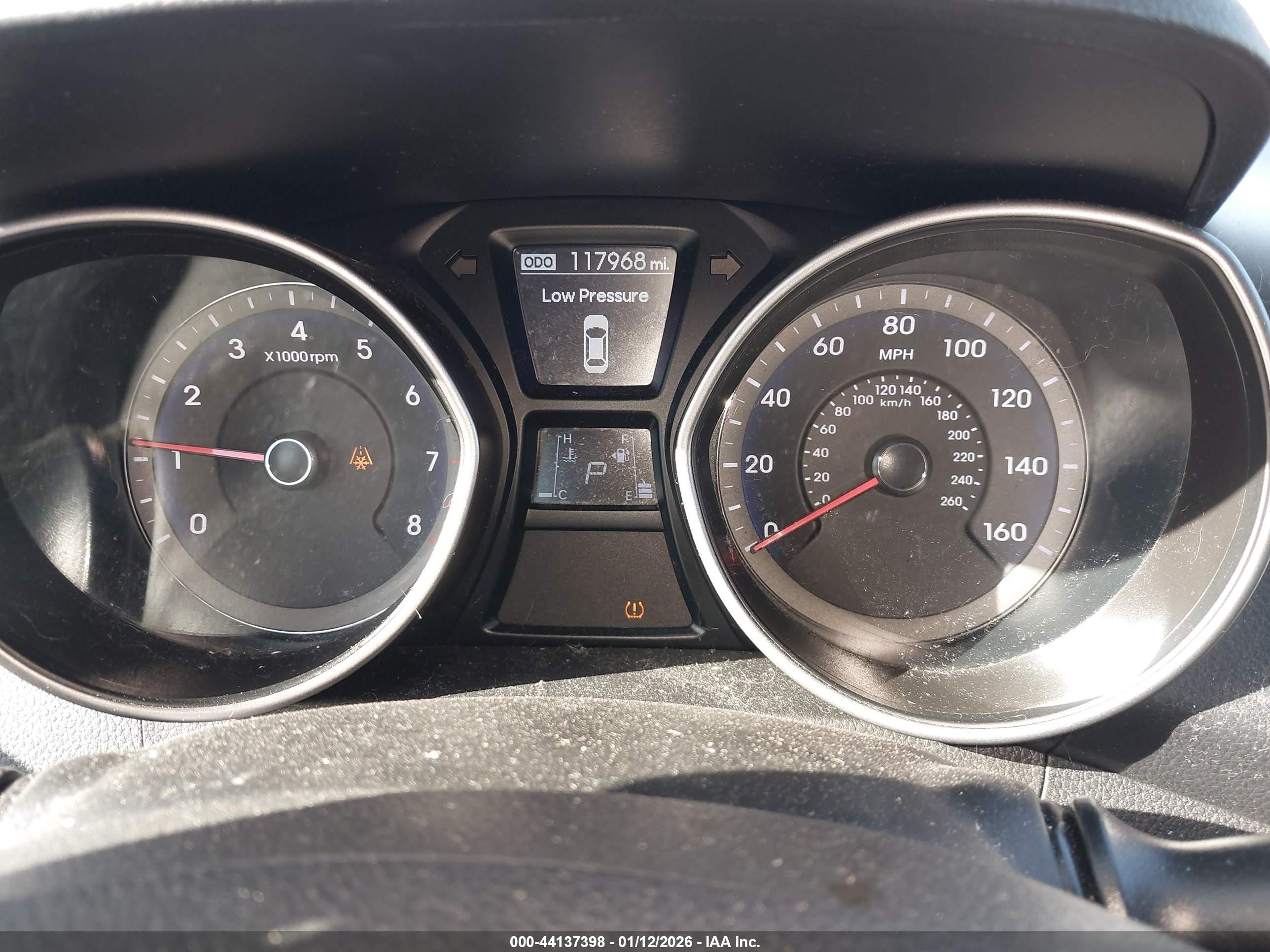 HYUNDAI ELANTRA image 7