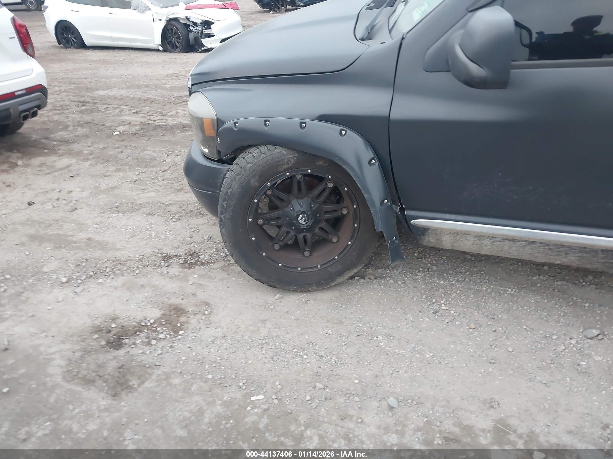 DODGE RAM image 6