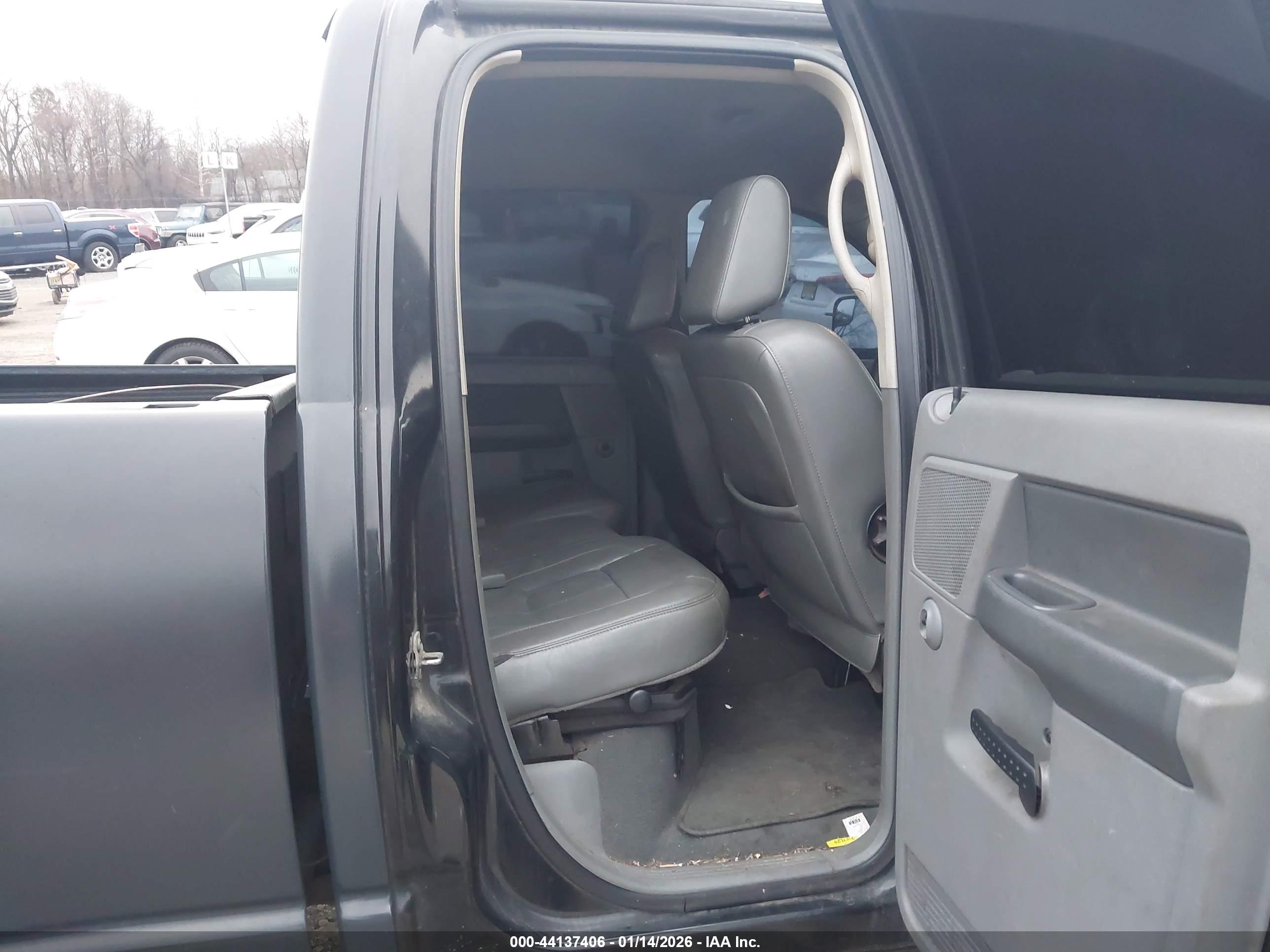 DODGE RAM image 8