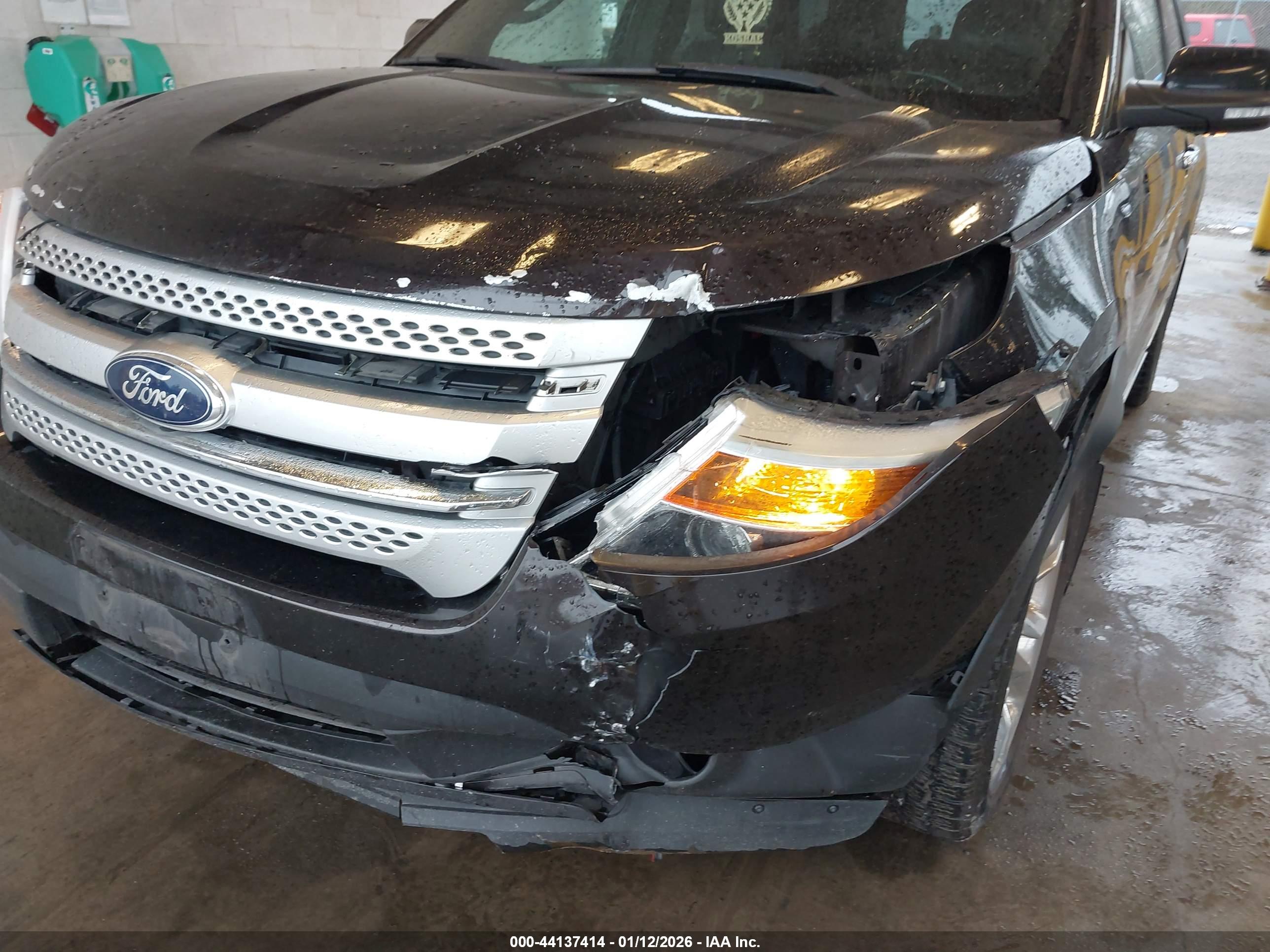 FORD EXPLORER image 6