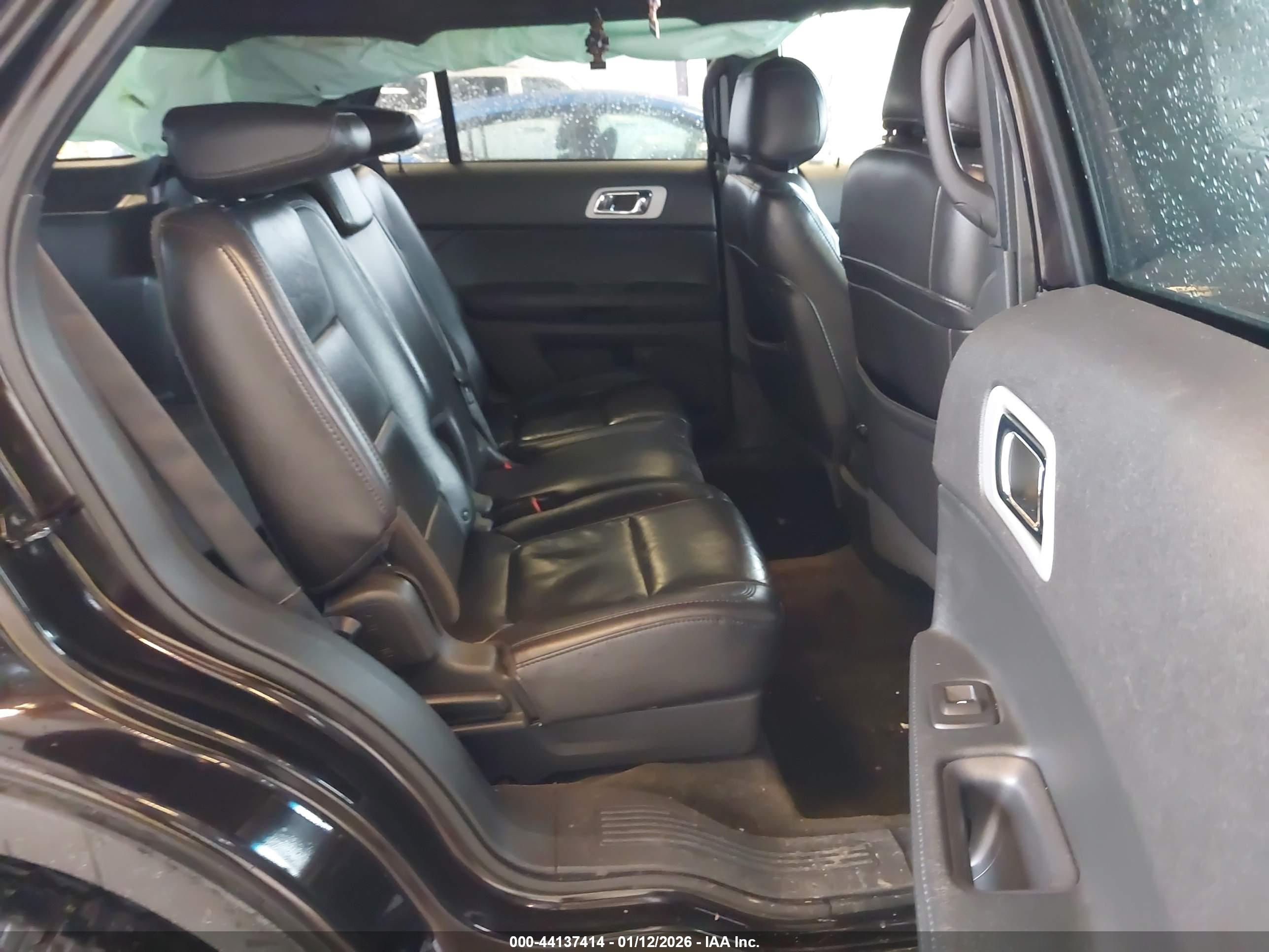 FORD EXPLORER image 8